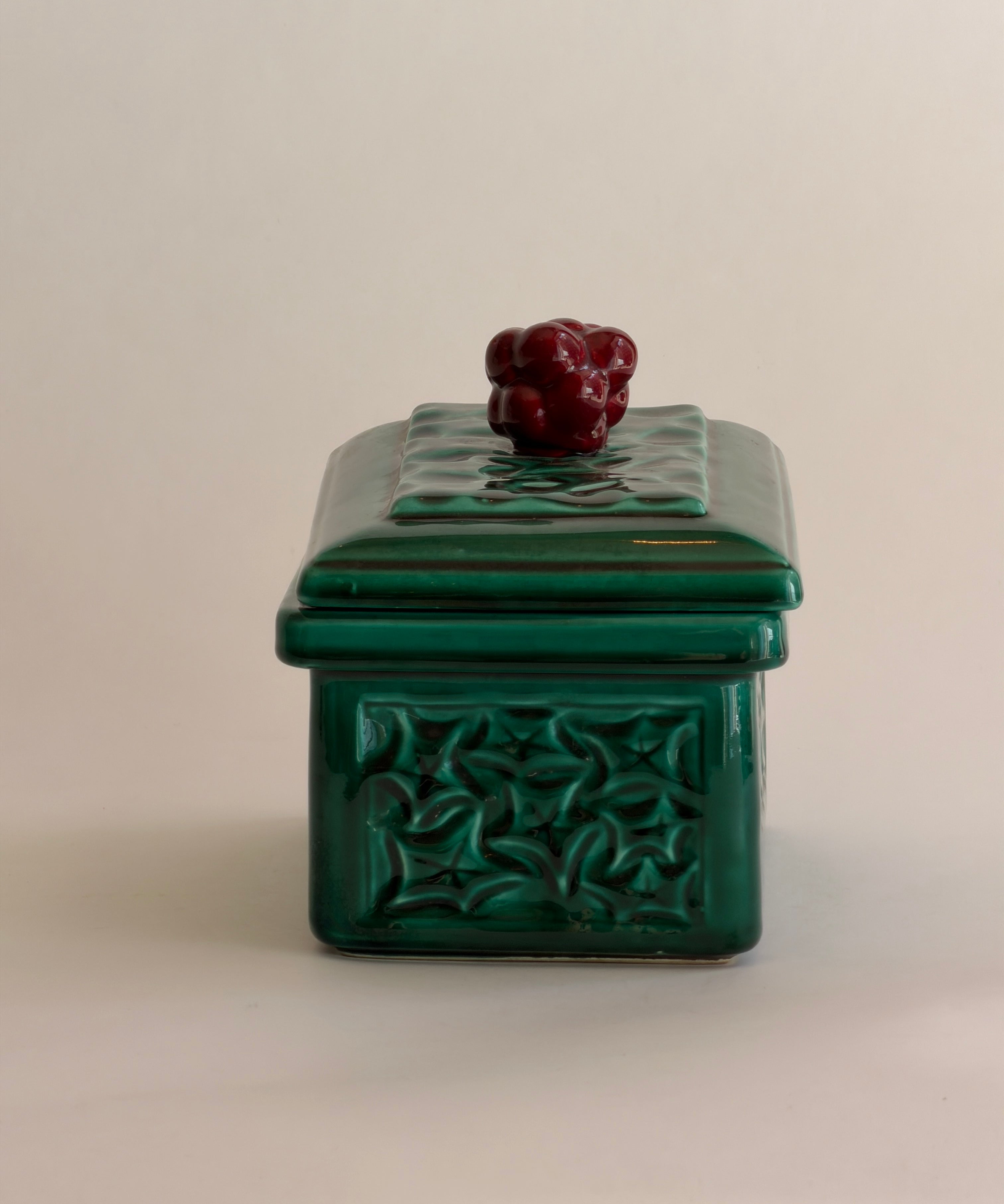 Vintage green ceramic bonbonniere