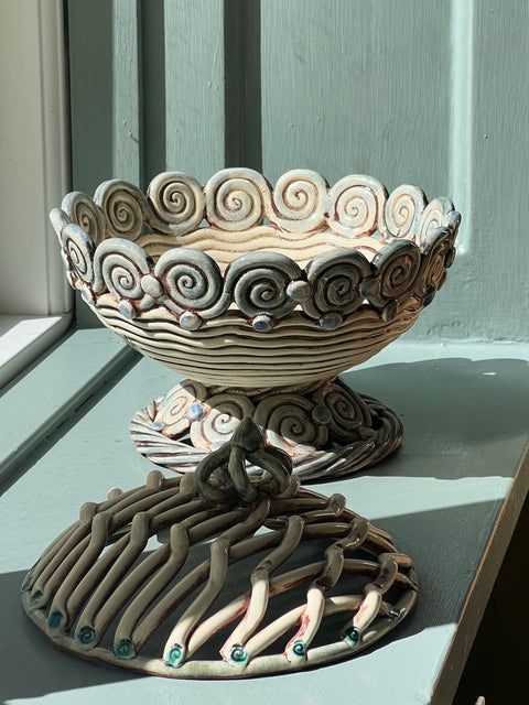 Vintage braided ceramic bonbonniere