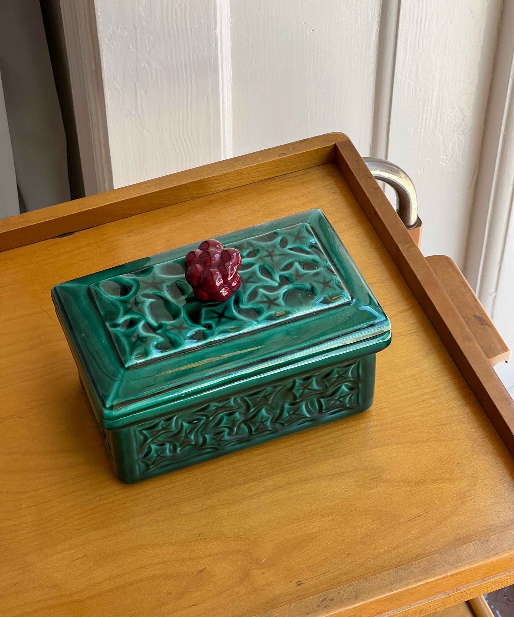 Vintage green ceramic bonbonniere