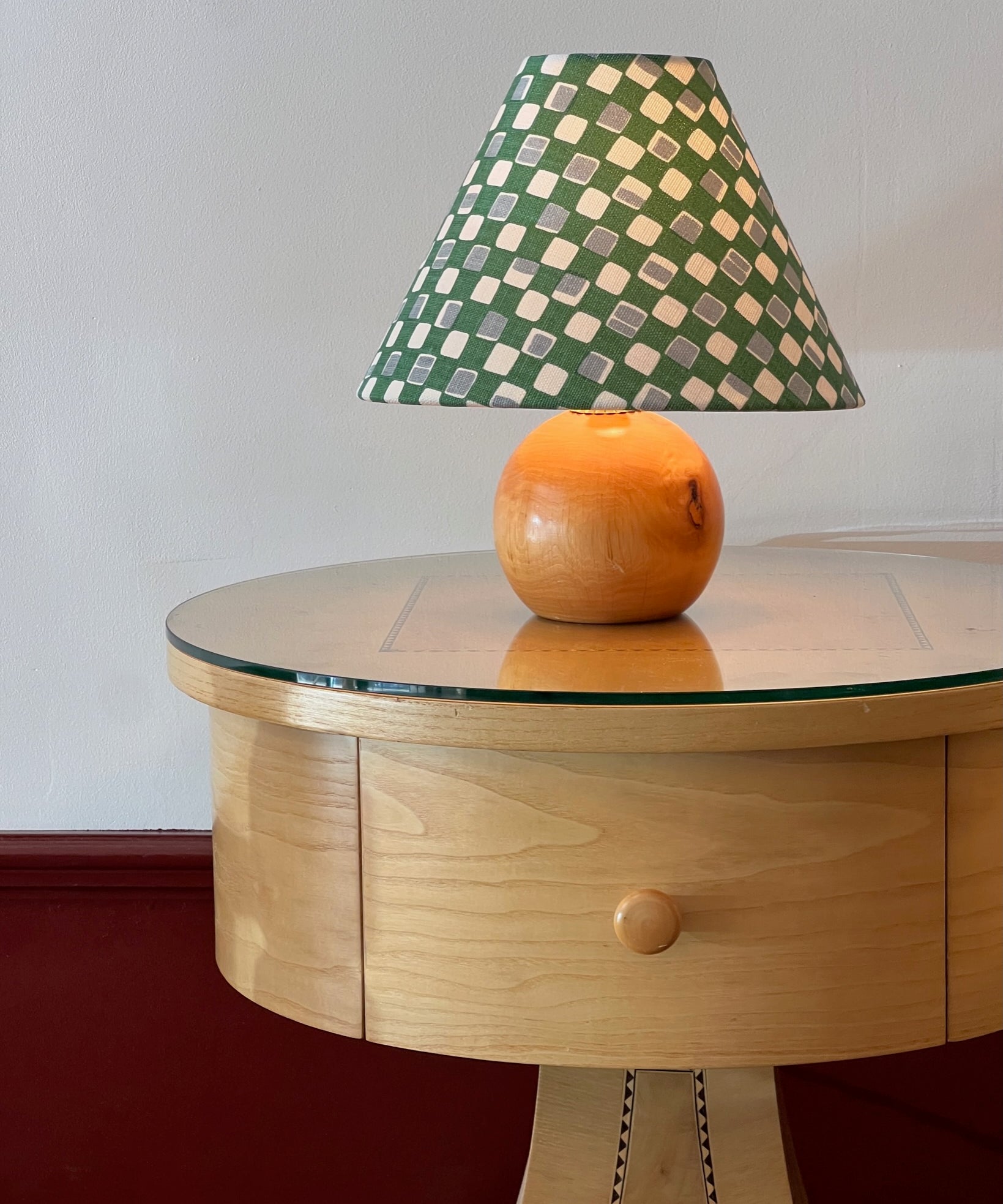 Vintage round wooden table lamp (incl. lampshade) (2 available)