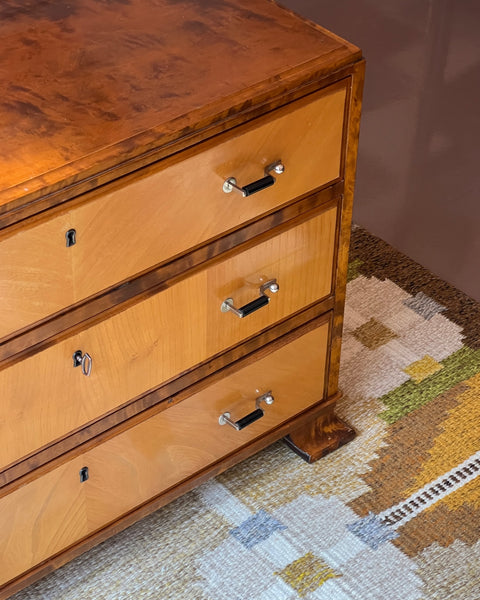 Vintage wooden chest of drawers