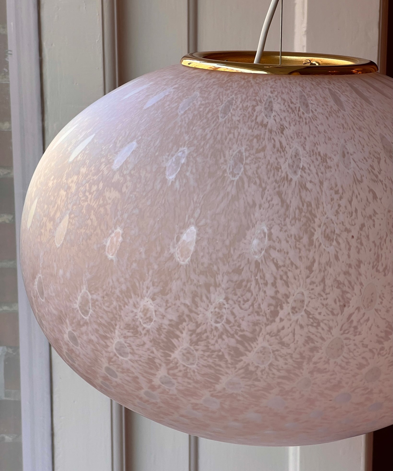 Large vintage oval light pink Murano ceiling lamp (D45)