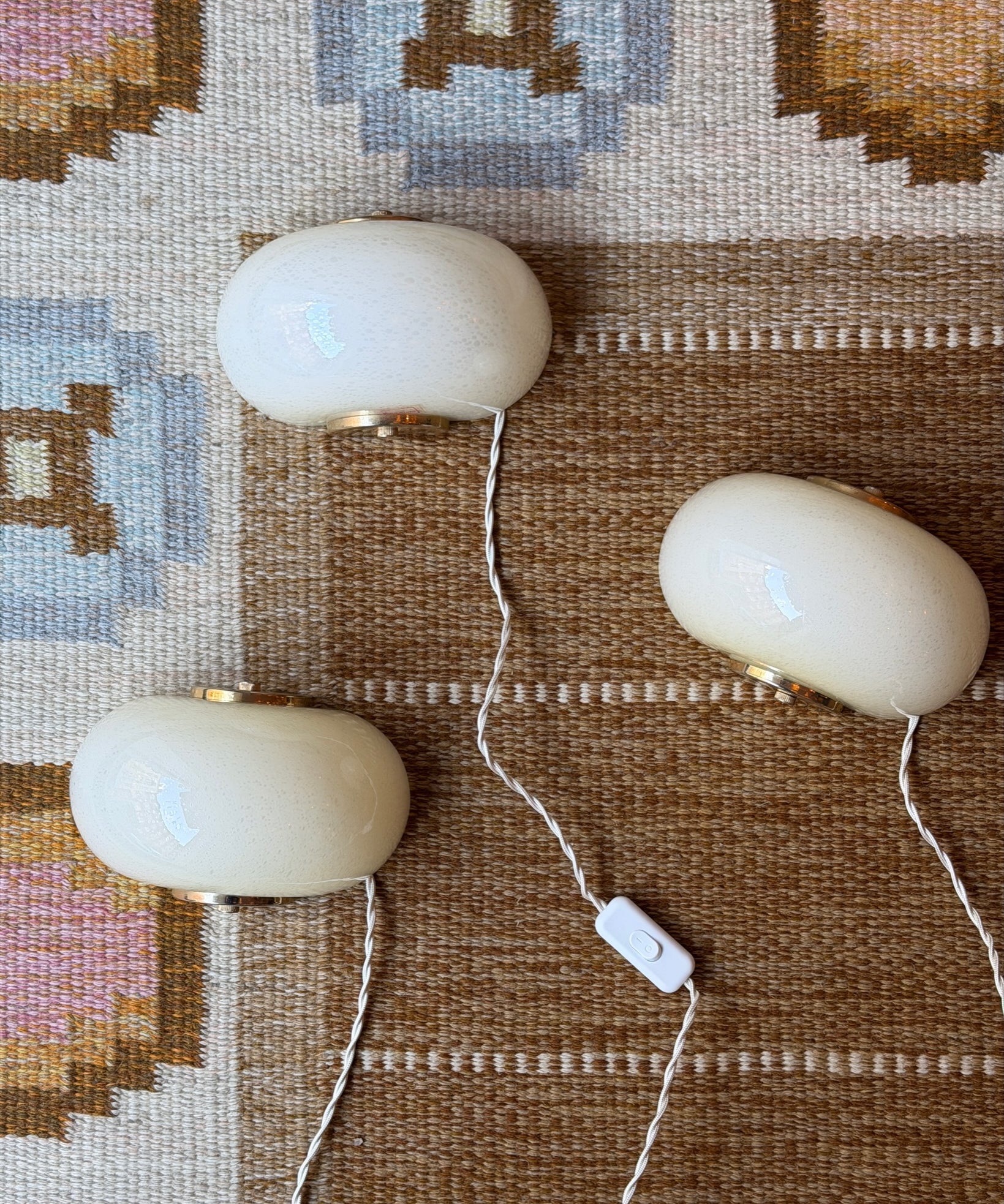 Vintage cream Murano wall lamp (1 available)