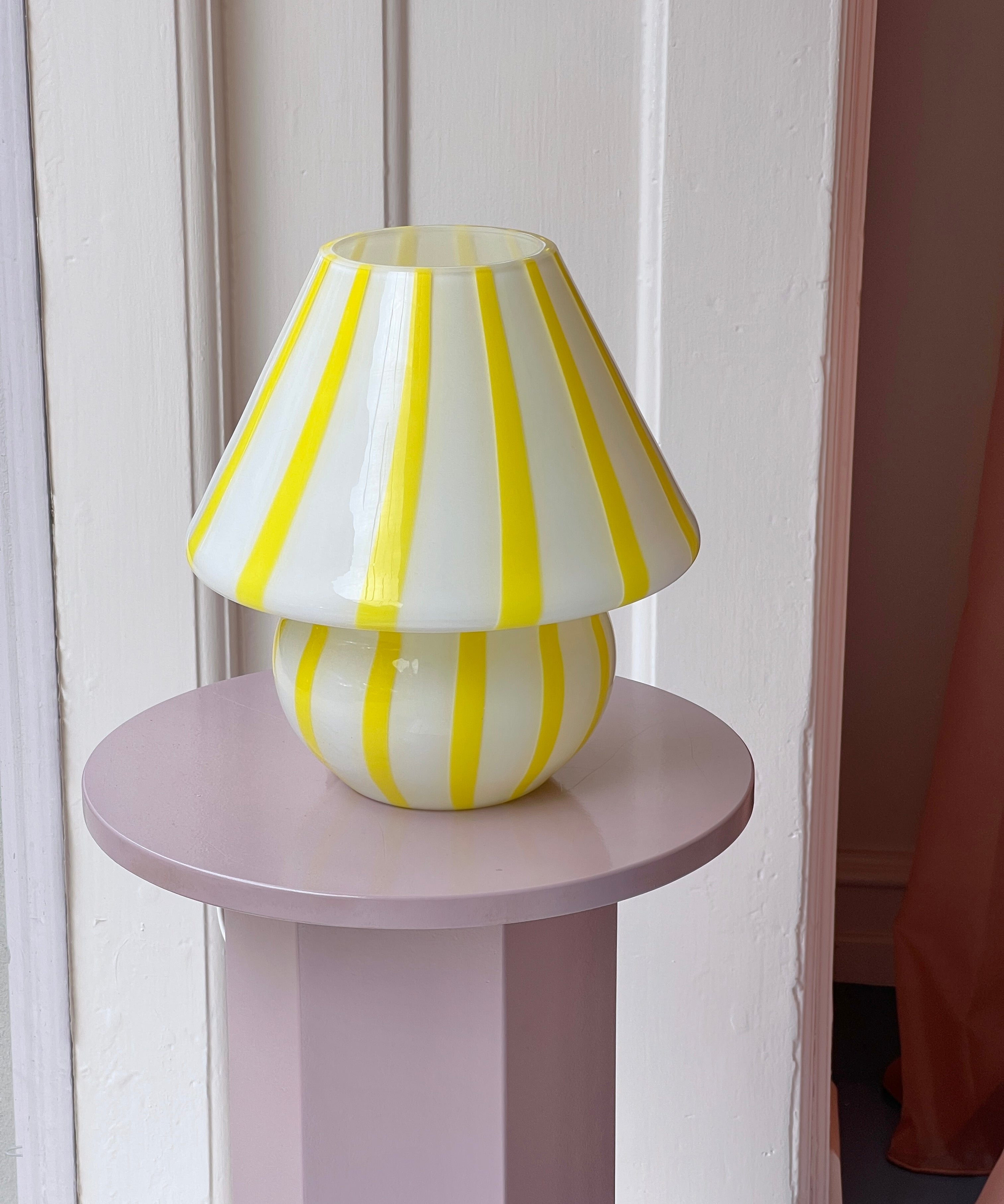Mushroom table lamp - Yellow vertical stripes