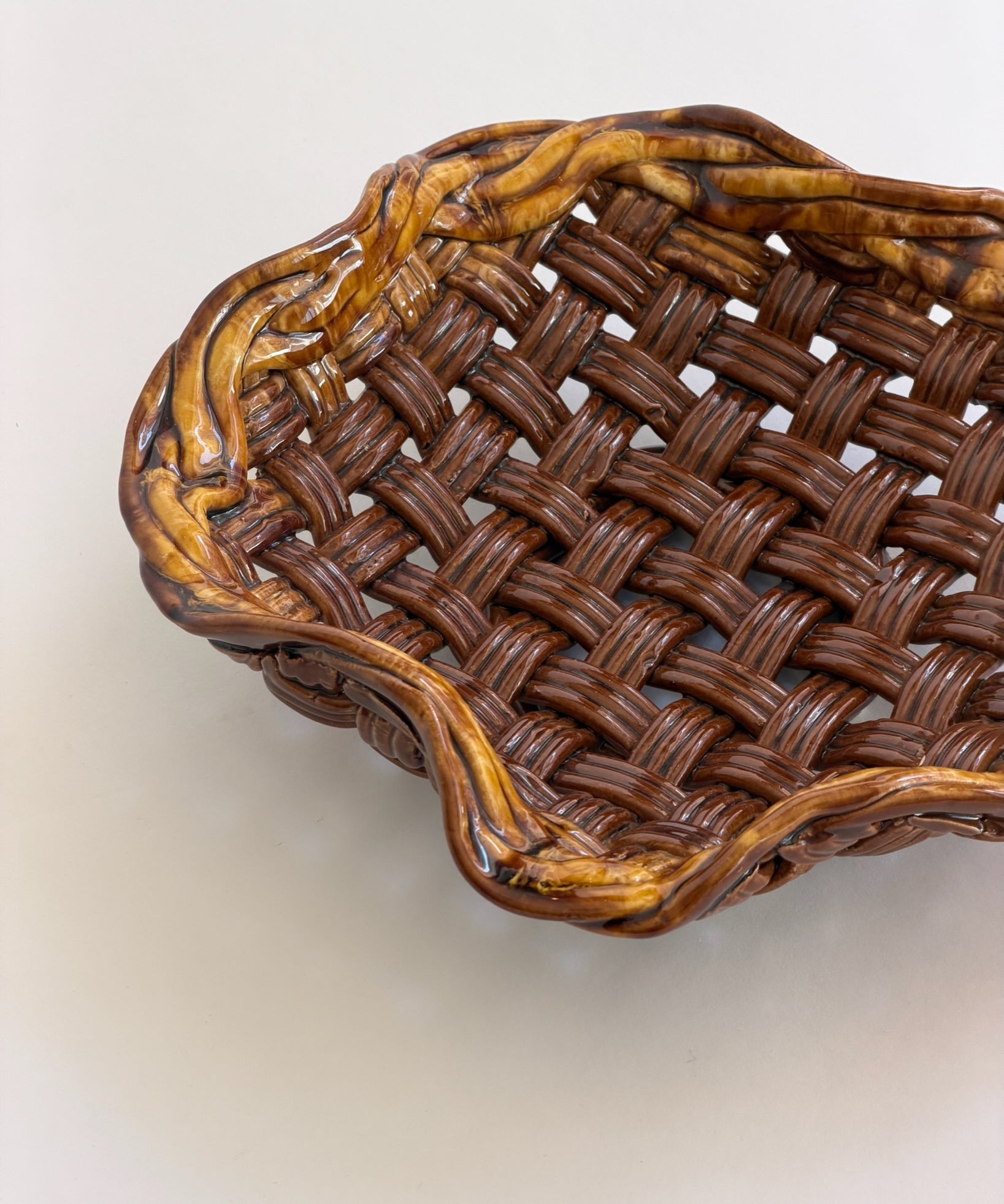 Vintage brown / yellow ceramic basket