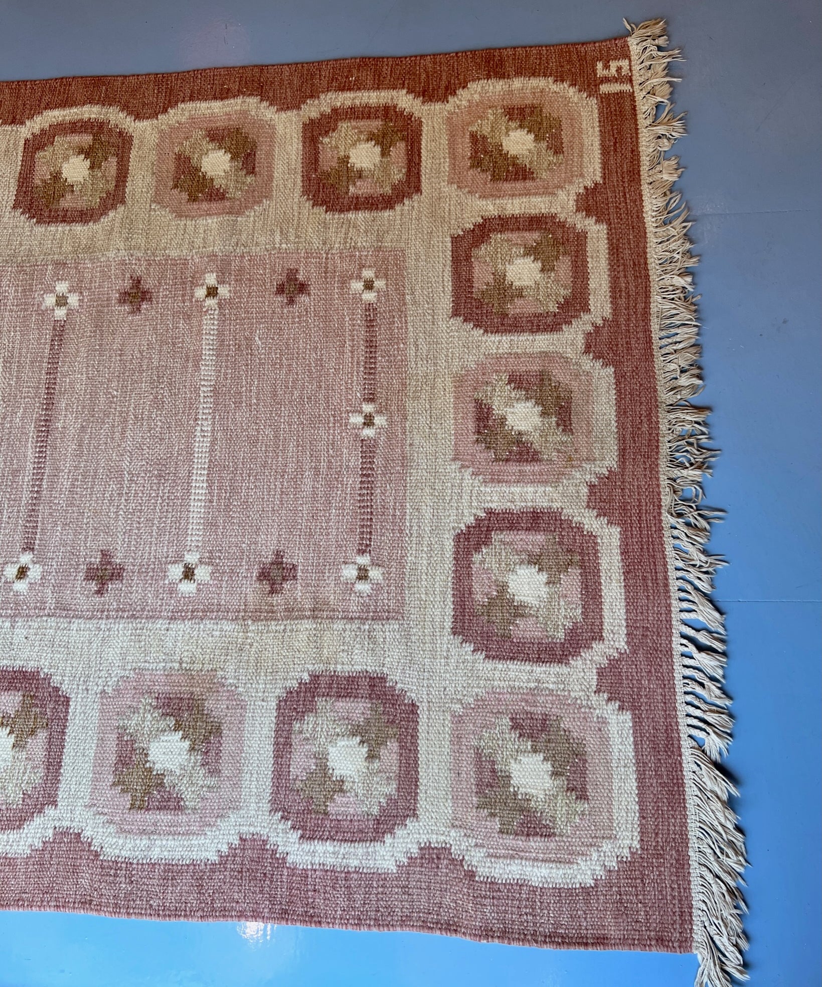 Vintage pink/ivory flat weave rug by Ingegerd Silow (IS)