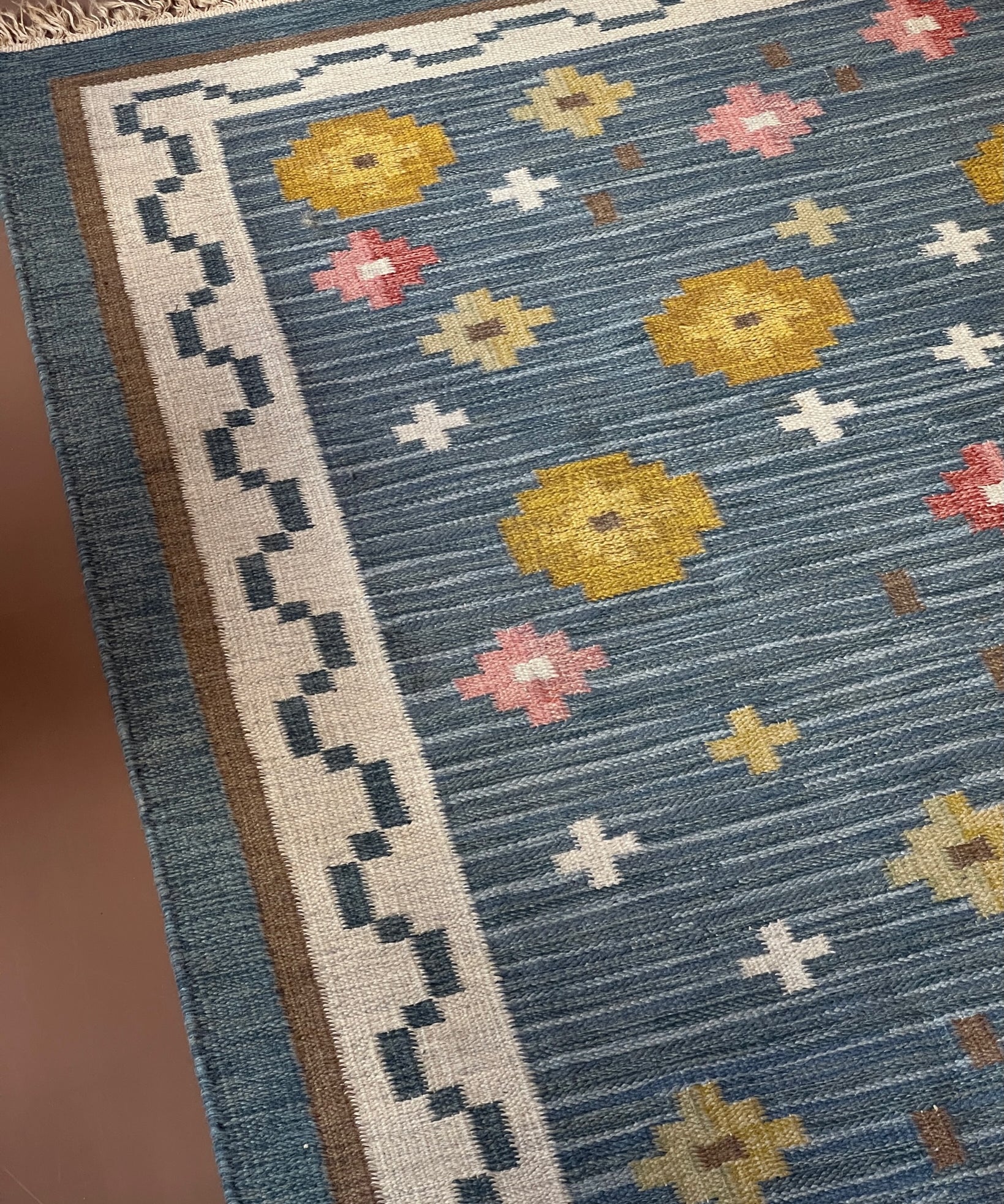 Vintage flat weave rug (Signed M)