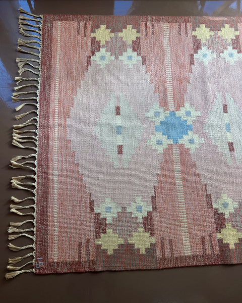 Vintage pink flat weave rug by Ingegerd Silow (IS)