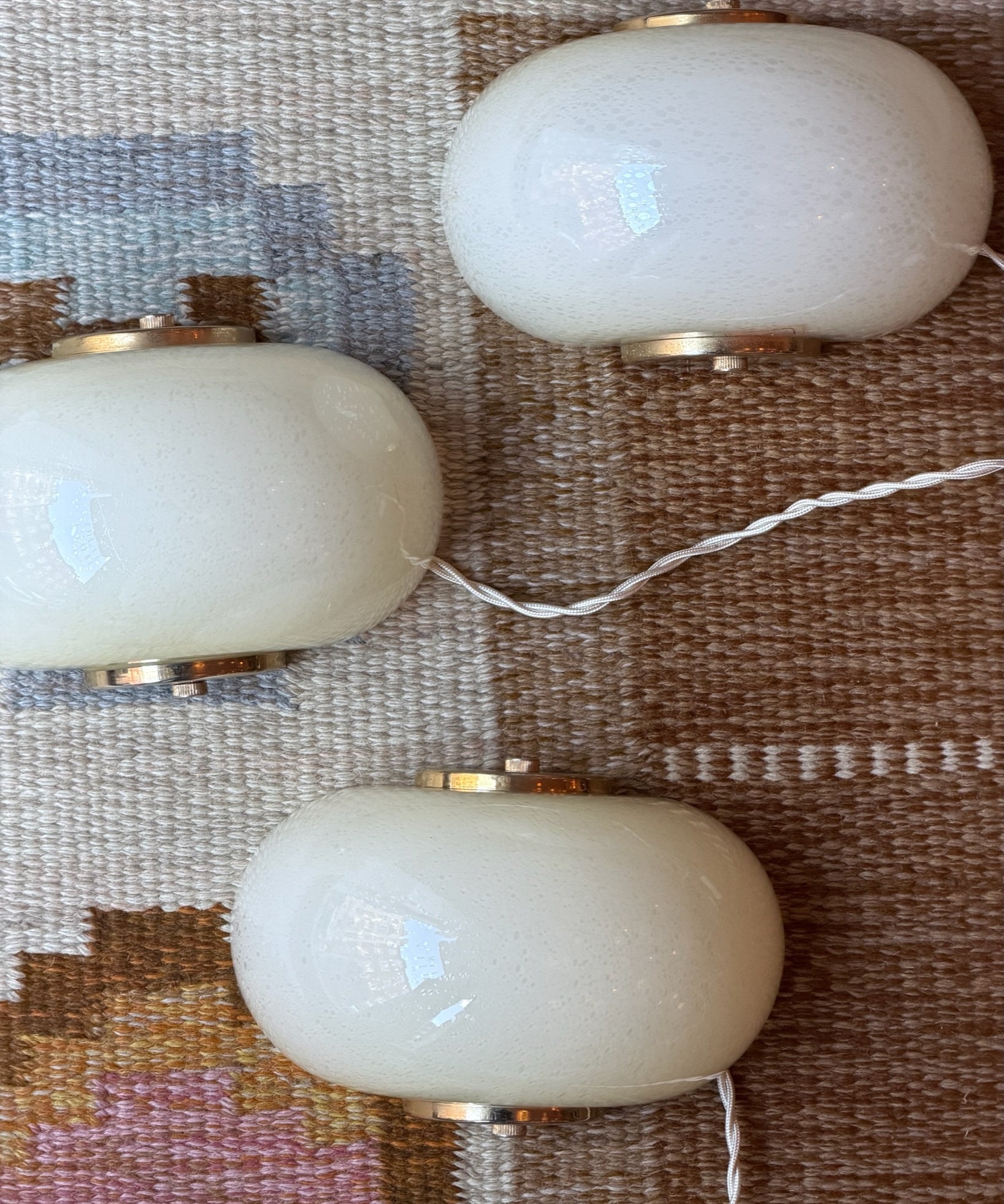 Vintage cream Murano wall lamp (1 available)