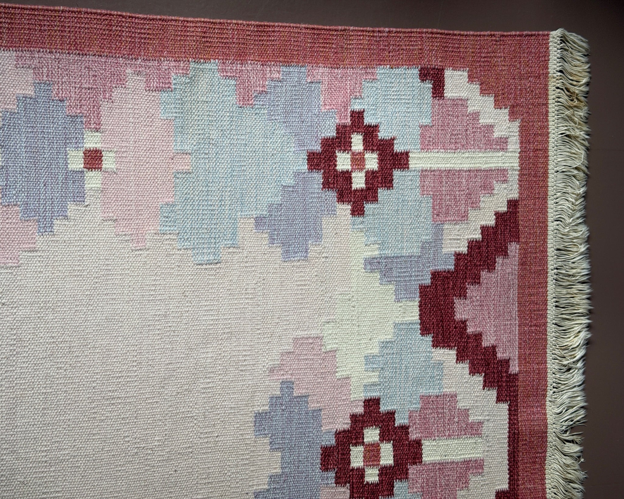 Vintage pink/beige/blue flat weave rug