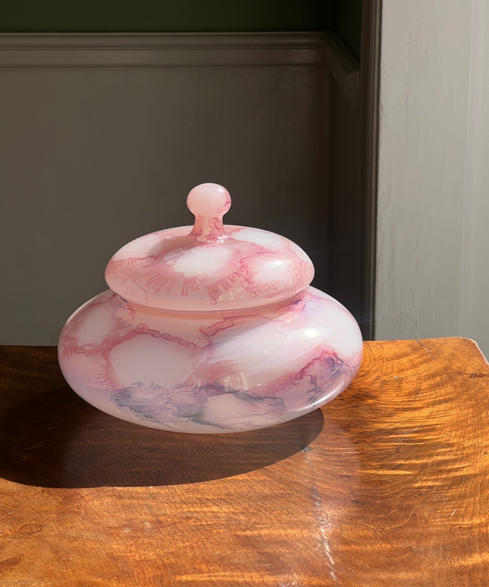 Vintage large pink Murano bonbonniere