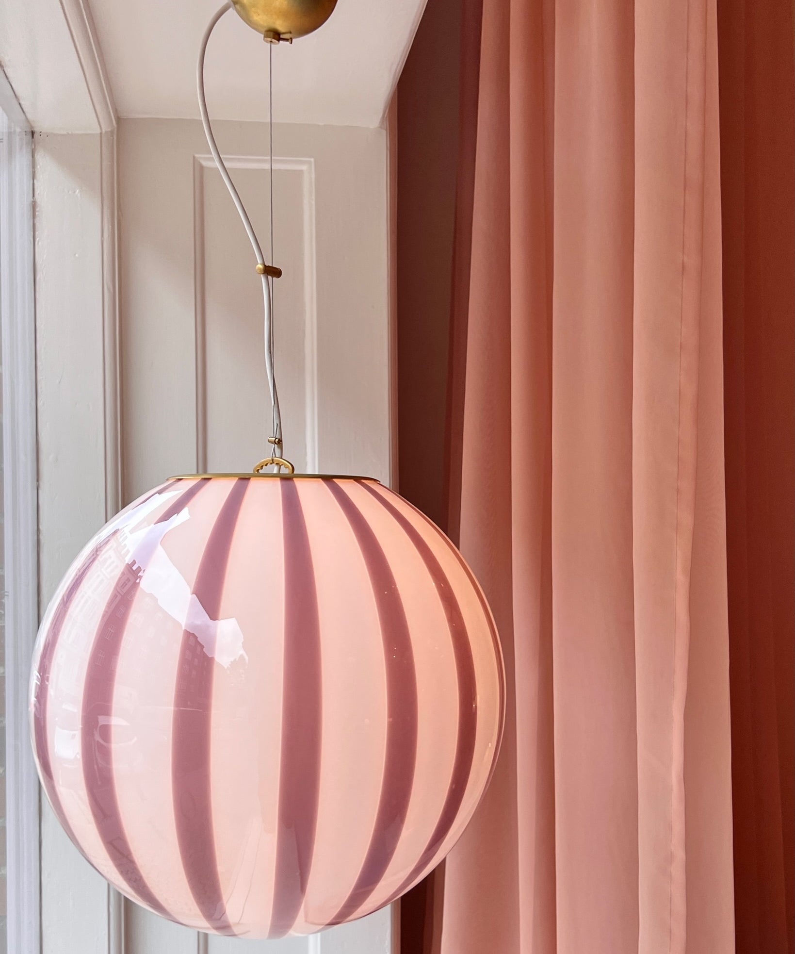 Candy ceiling lamp - Pink lavender vertical stripes (D40)