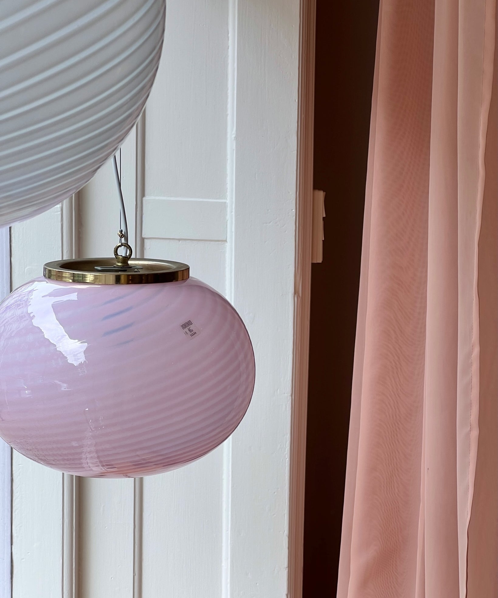 Vintage oval pink swirl Murano ceiling lamp (D40)