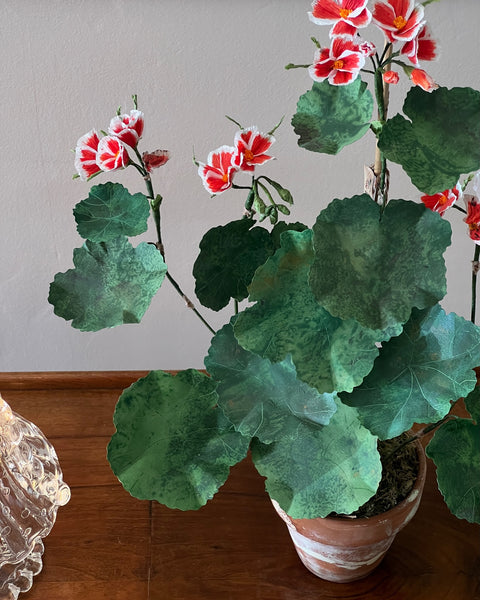 Paper flower ”Red pelargonium”