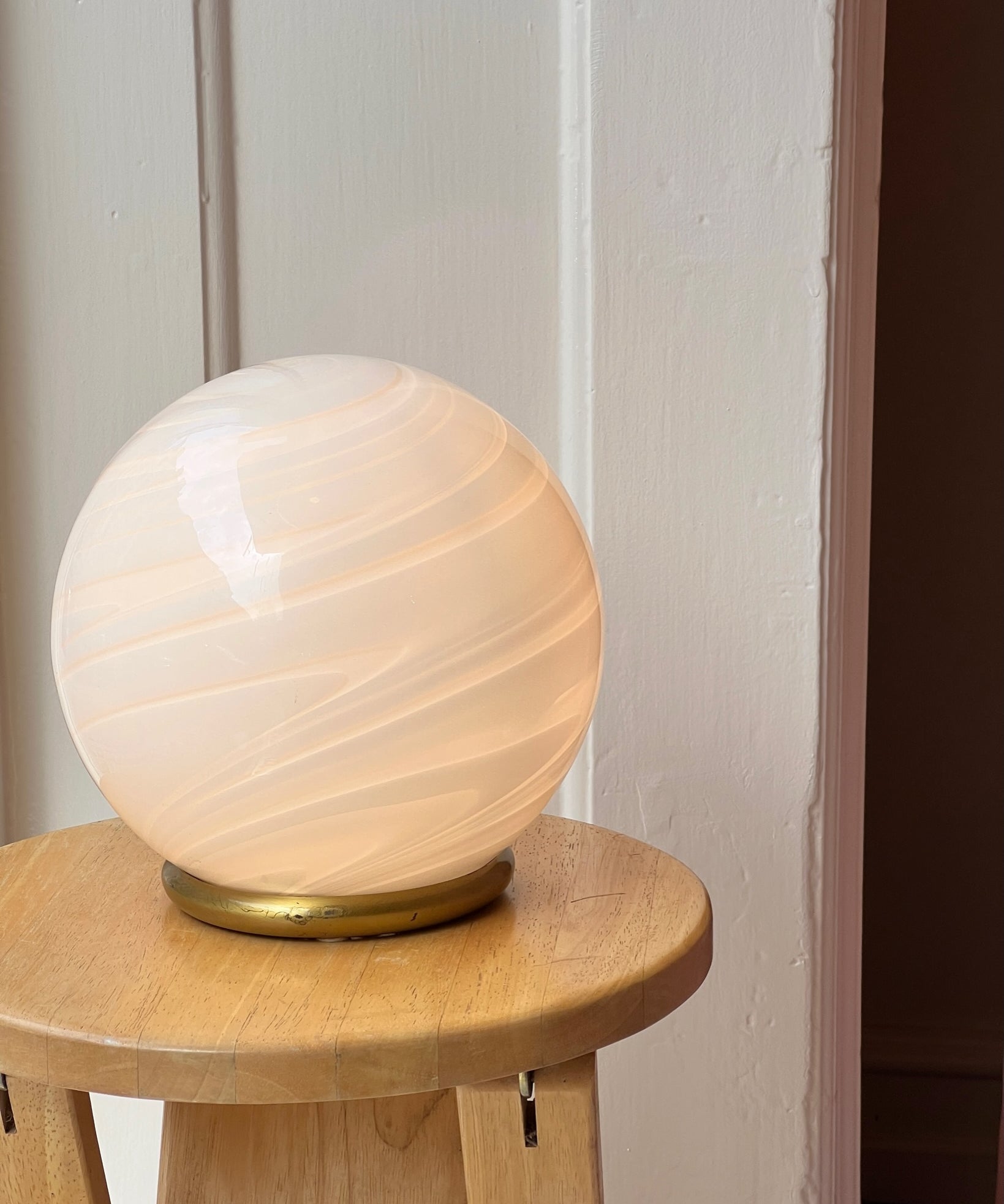 Vintage white swirl Murano table lamp