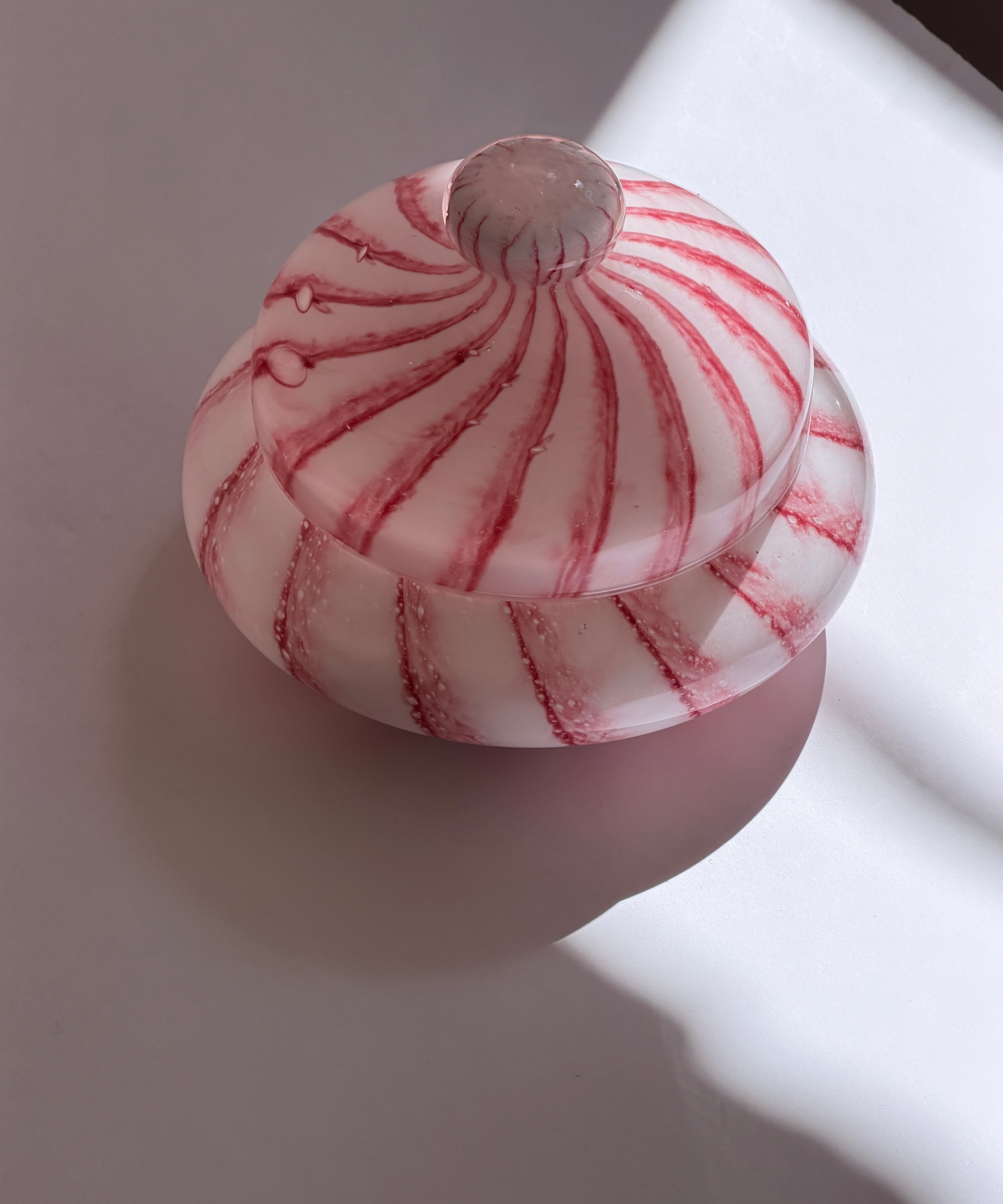 Vintage light pink swirl Murano bonbonniere