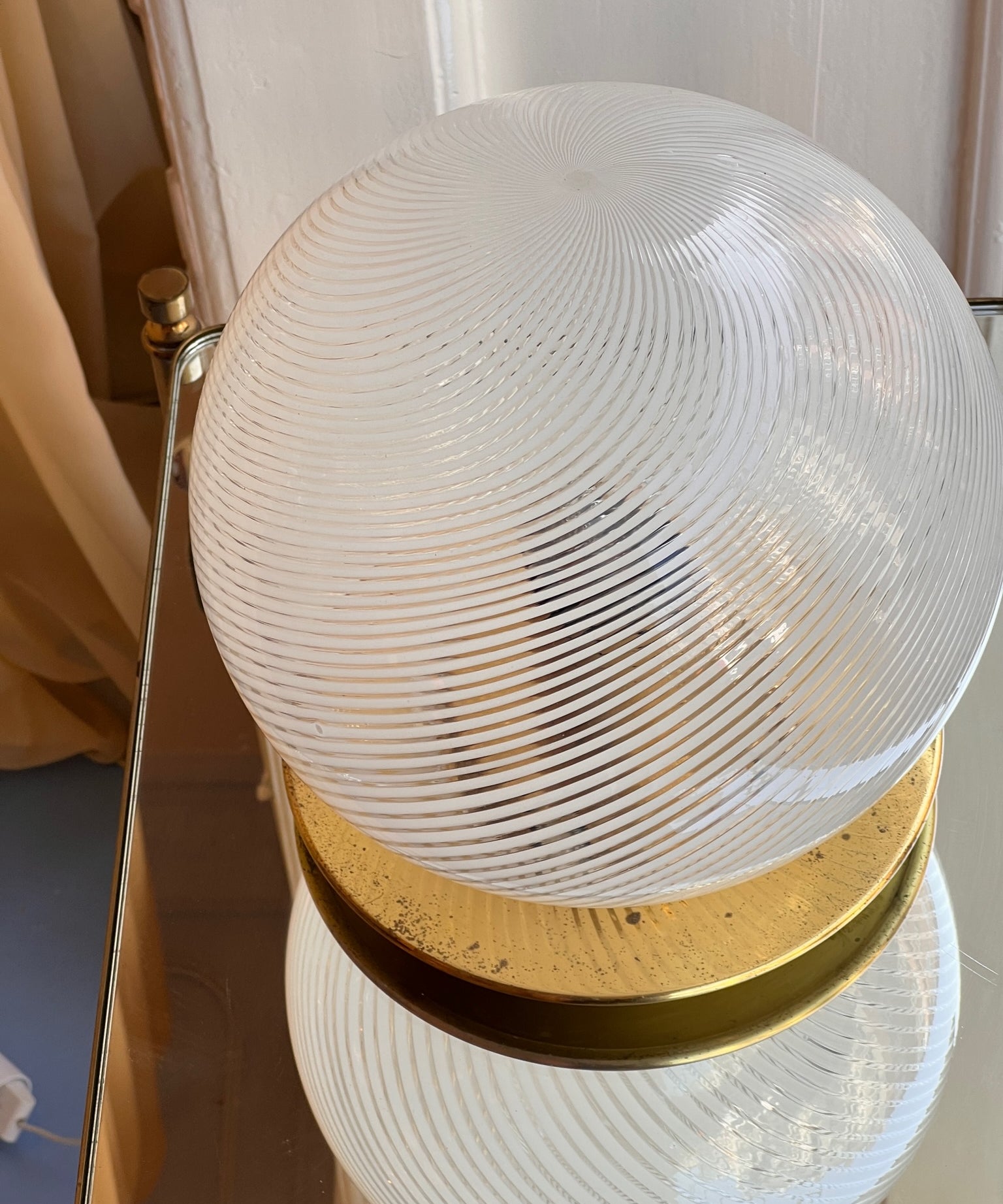 Vintage clear/white round swirl Murano table lamp