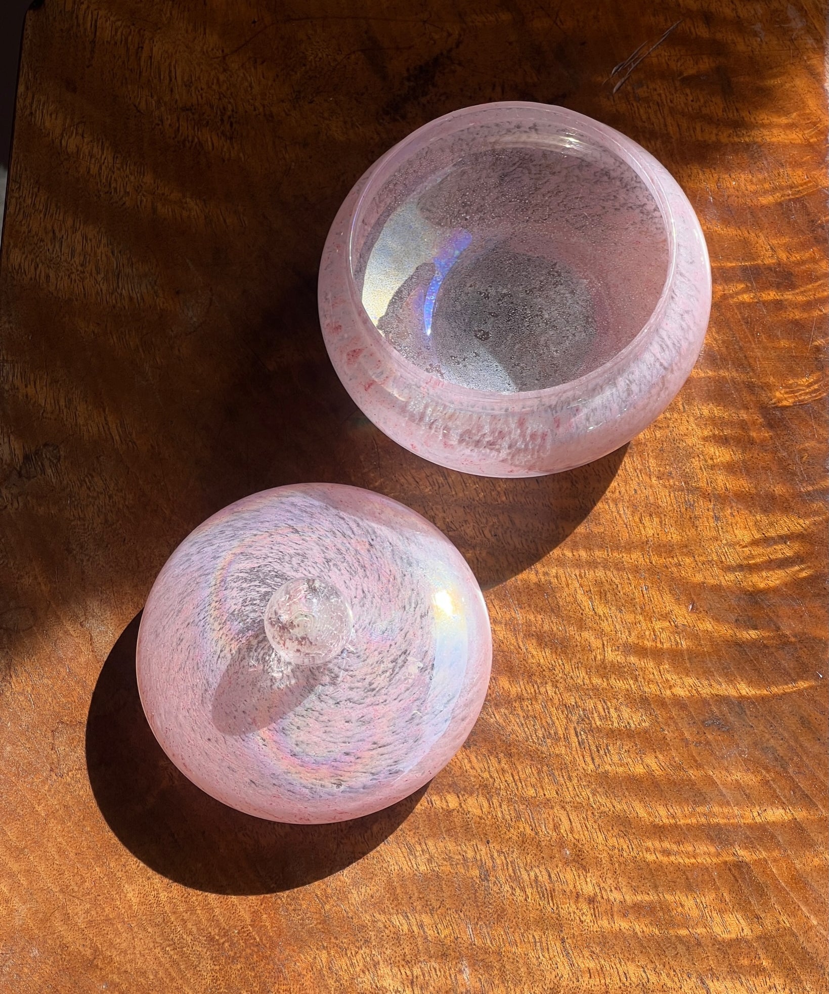 Vintage pink/iridescent Murano bonbonniere