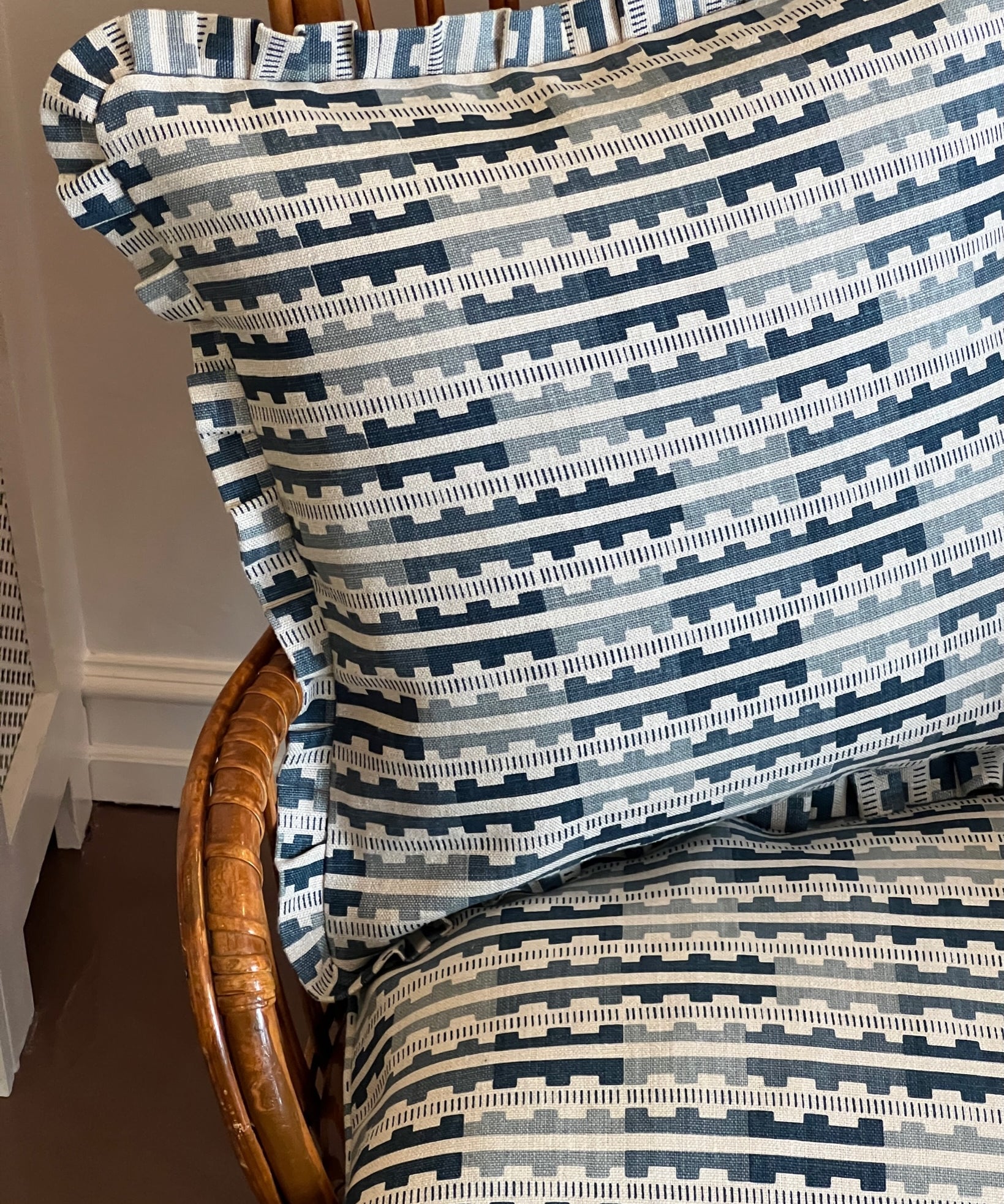 Marianne ruffled cushion - Indigo Natural