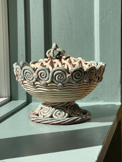 Vintage braided ceramic bonbonniere