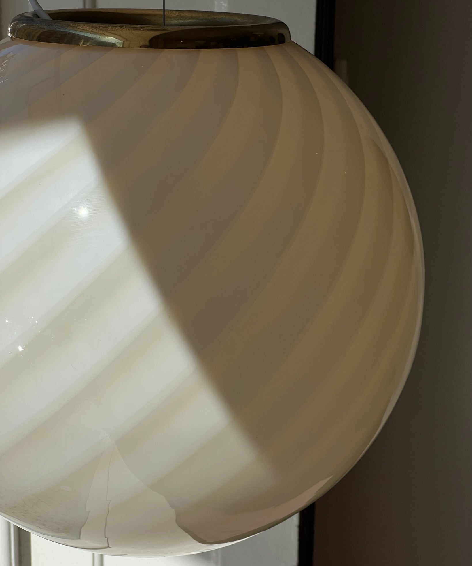Vintage light yellow/cream swirl Murano ceiling lamp (D40)