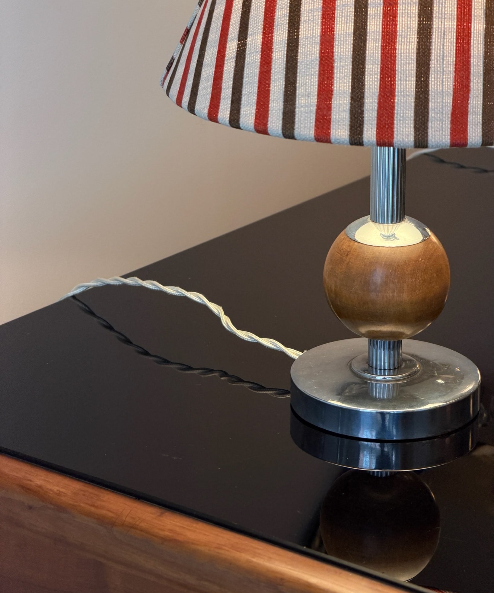 Swedish vintage Art Deco metal and wood table lamp (incl. lampshade)