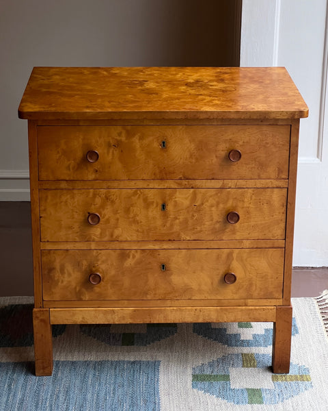 Vintage wooden chest of drawers