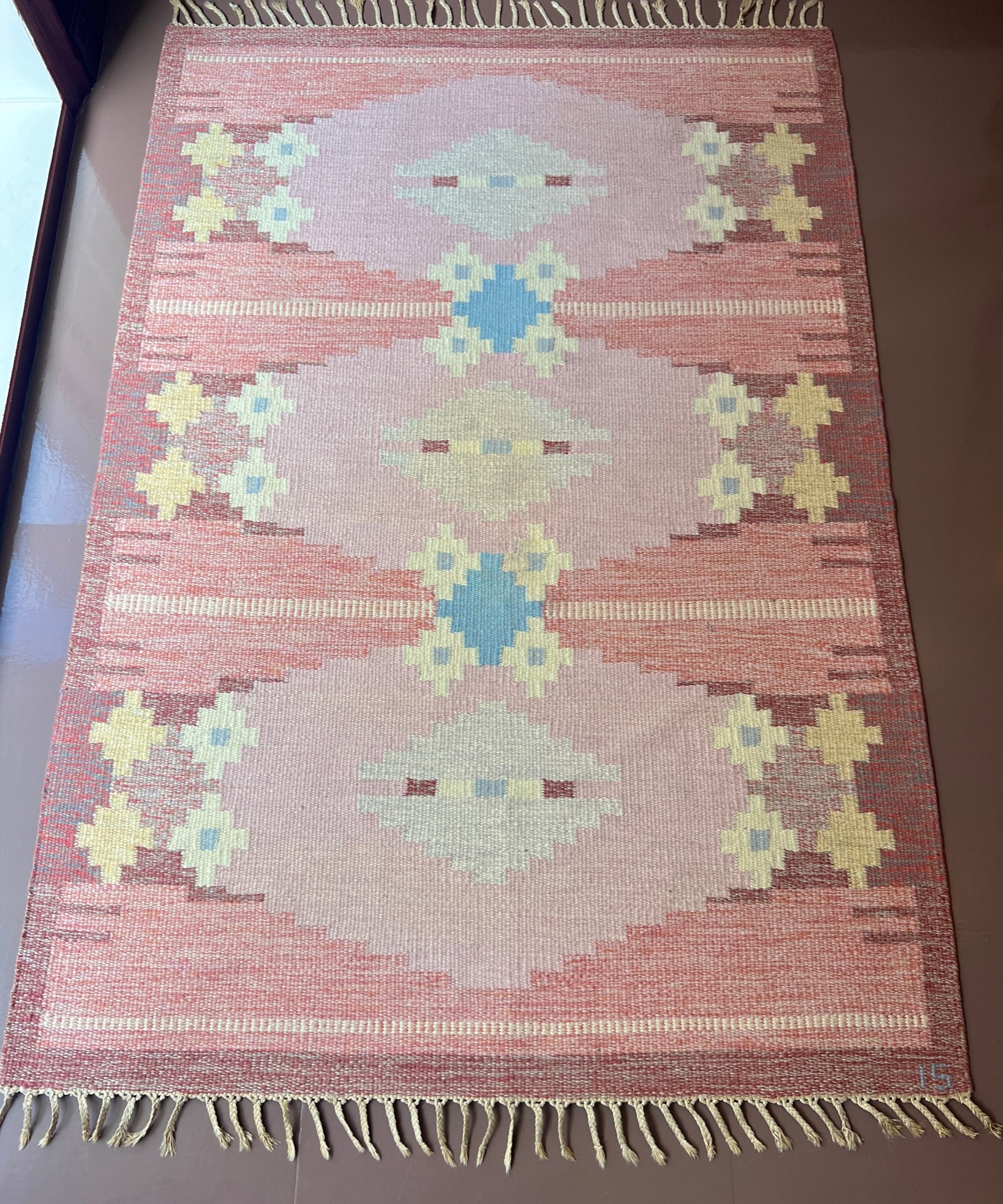 Vintage pink flat weave rug by Ingegerd Silow (IS)