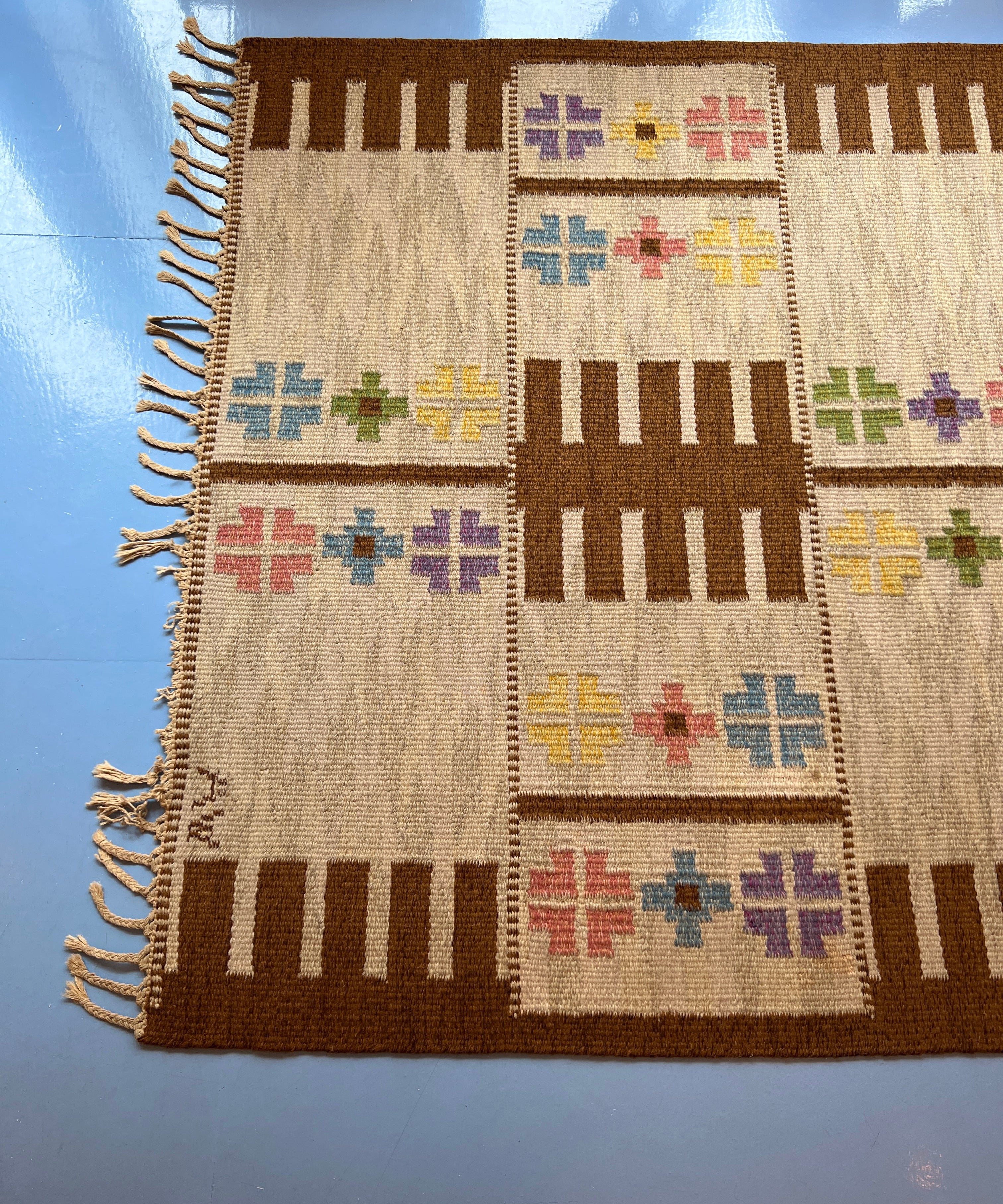 Vintage flat weave rug by Alice Wallebäck (AW)