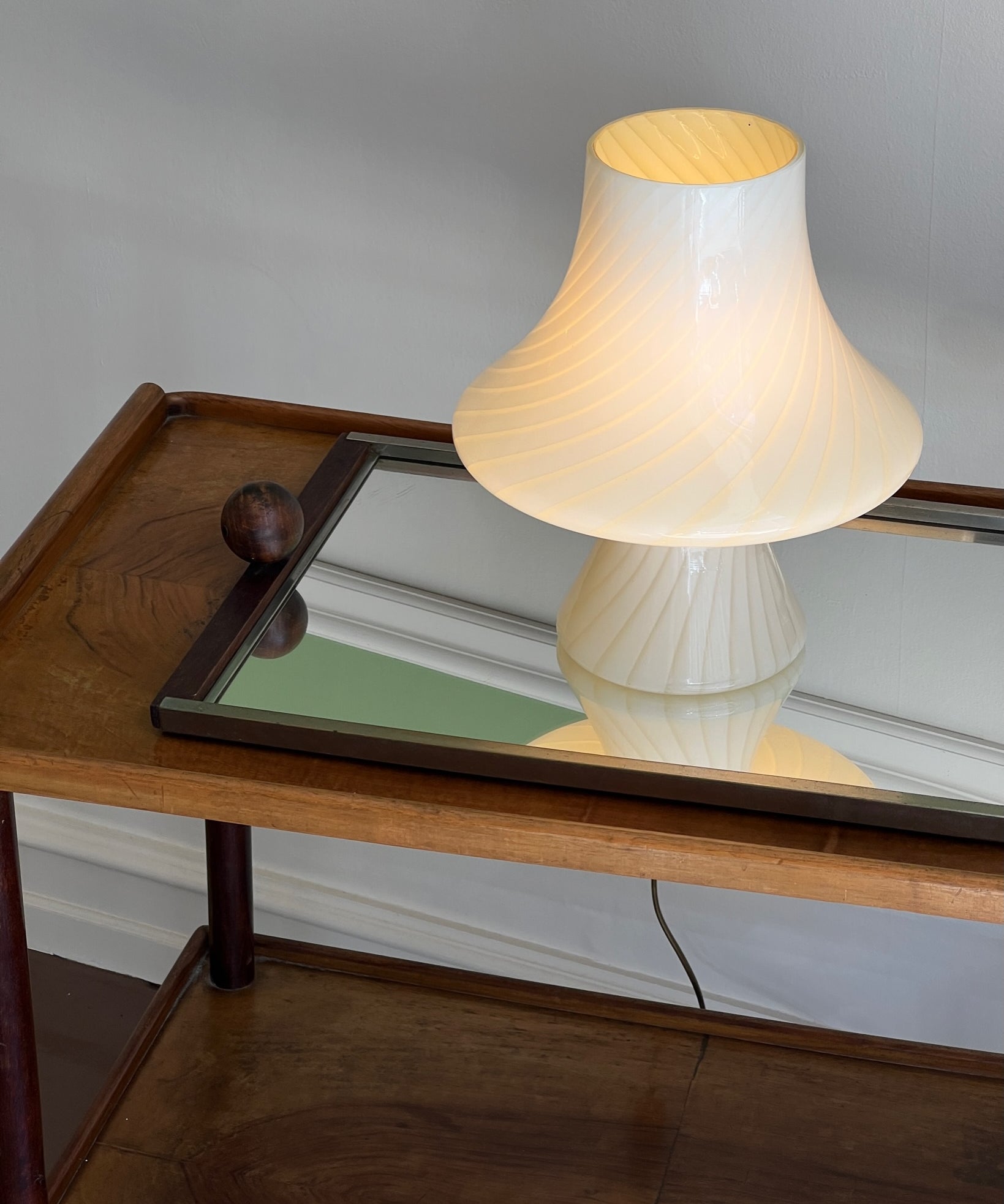 Vintage light yellow Murano mushroom table lamp