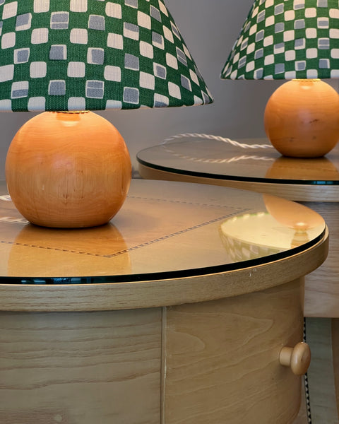 Vintage round wooden table lamp (incl. lampshade) (2 available)