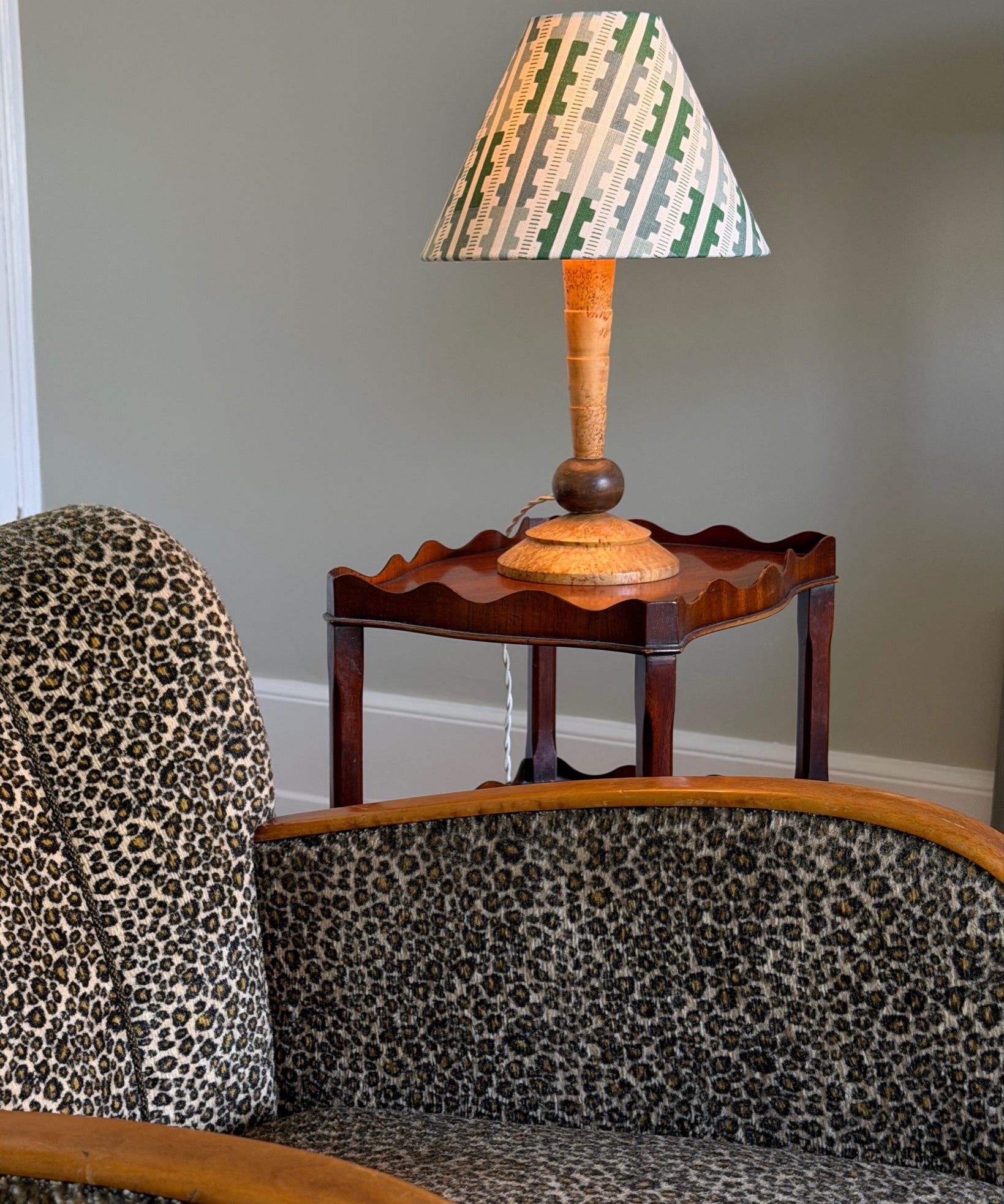 Vintage burl wood table lamp (incl. lampshade)