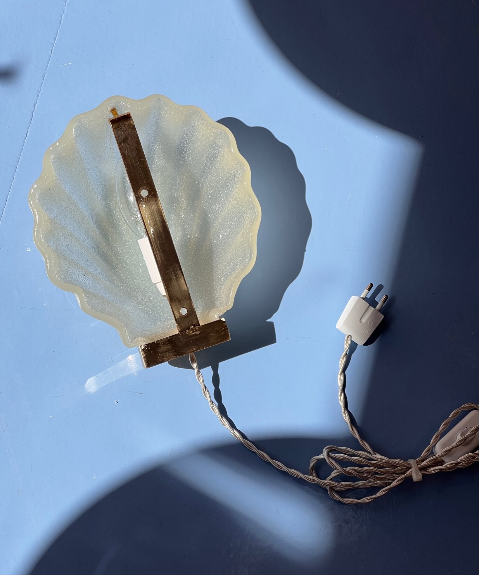 Vintage cream Murano shell wall lamp