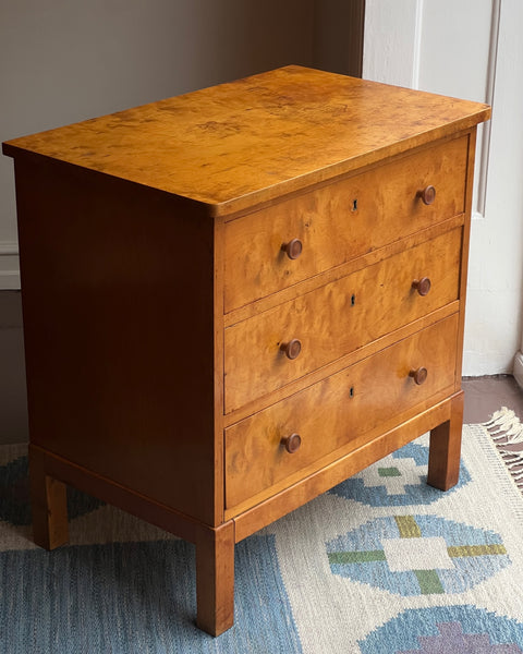 Vintage wooden chest of drawers