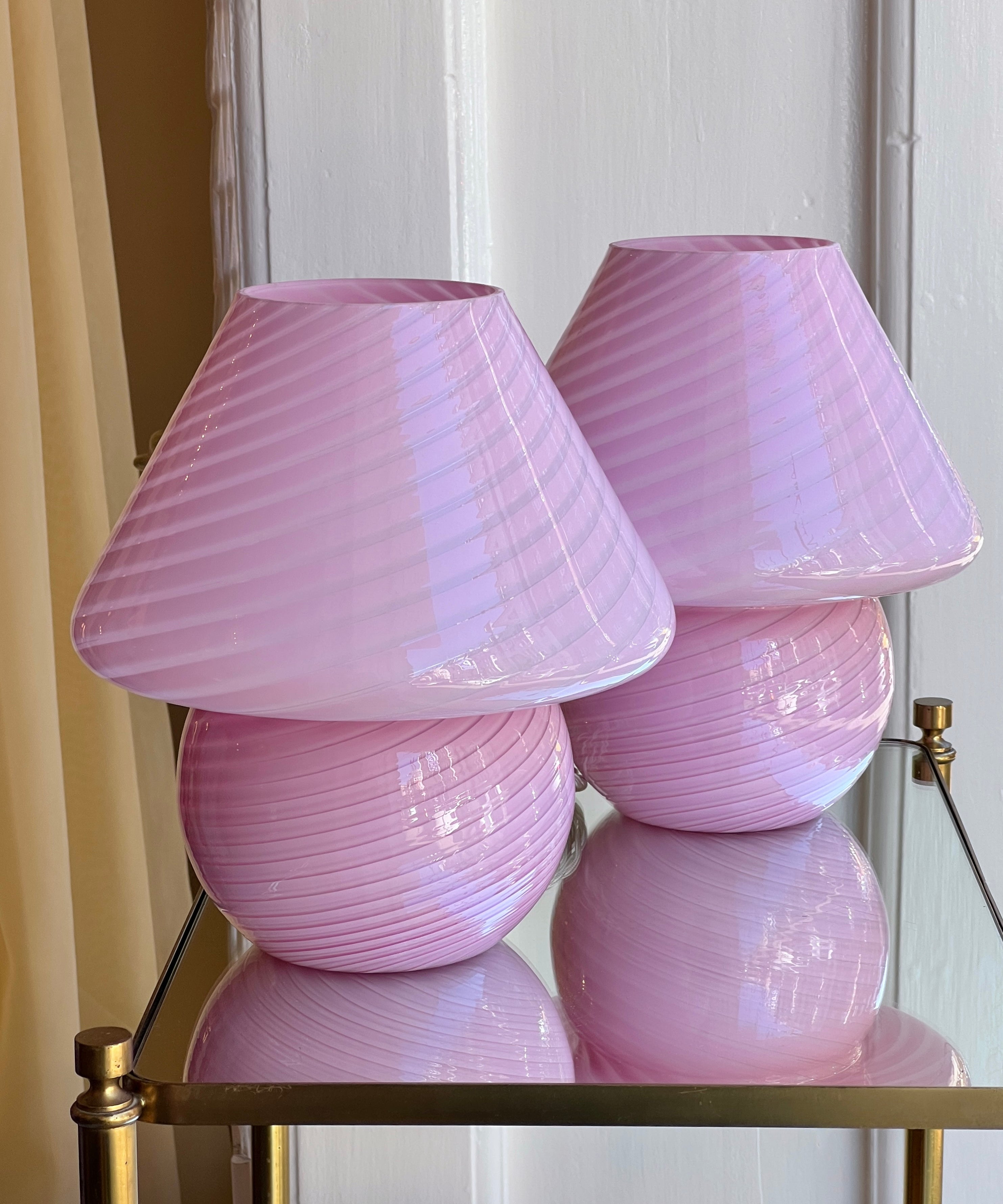 Vintage bubblegum pink Murano mushroom table lamp - Medium