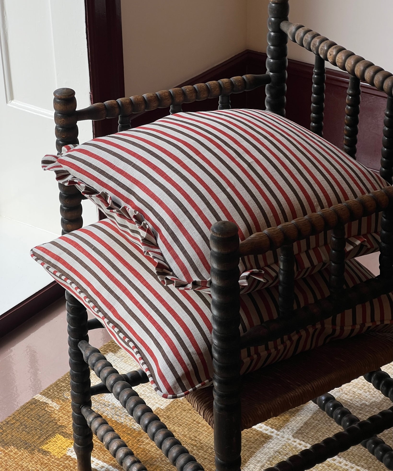 Anna-Lisa ruffled cushion - Rust