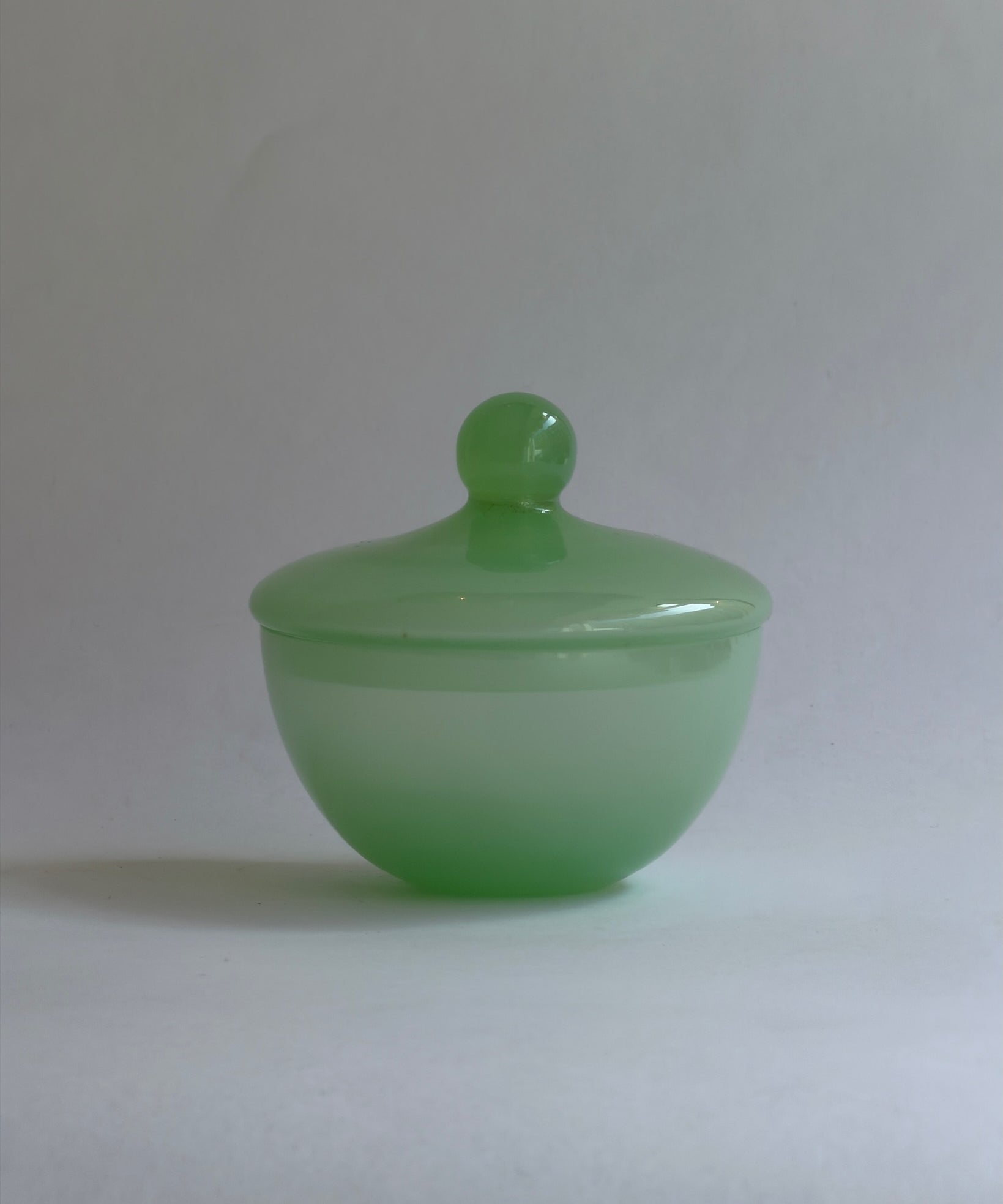 Vintage light green Murano bonbonniere