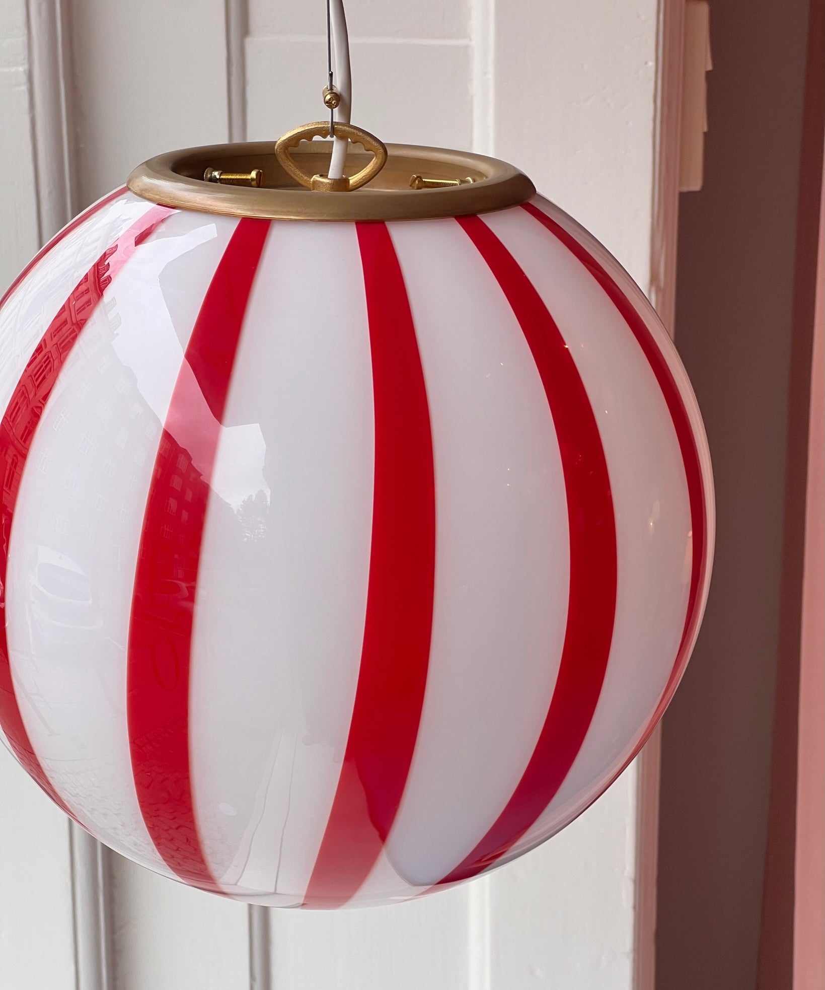 Candy ceiling lamp - Red vertical stripes (D30)