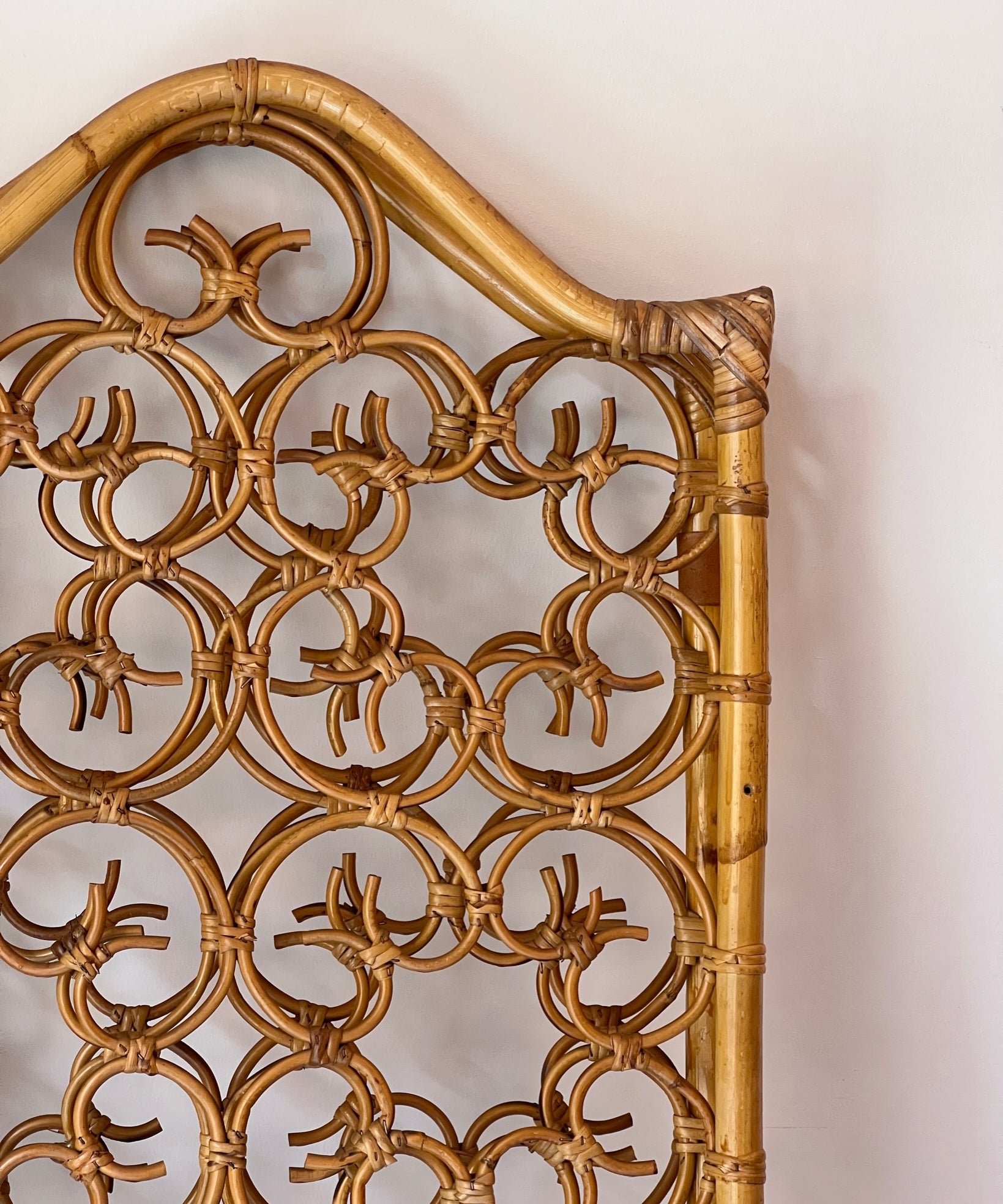 Vintage woven rattan room divider screen/paravant