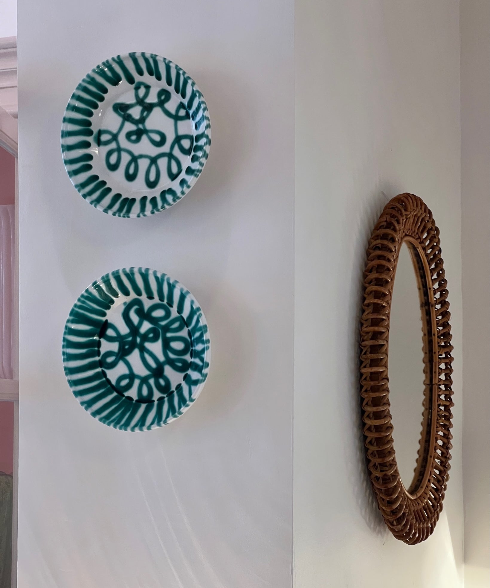 Vintage green / white ceramic plate