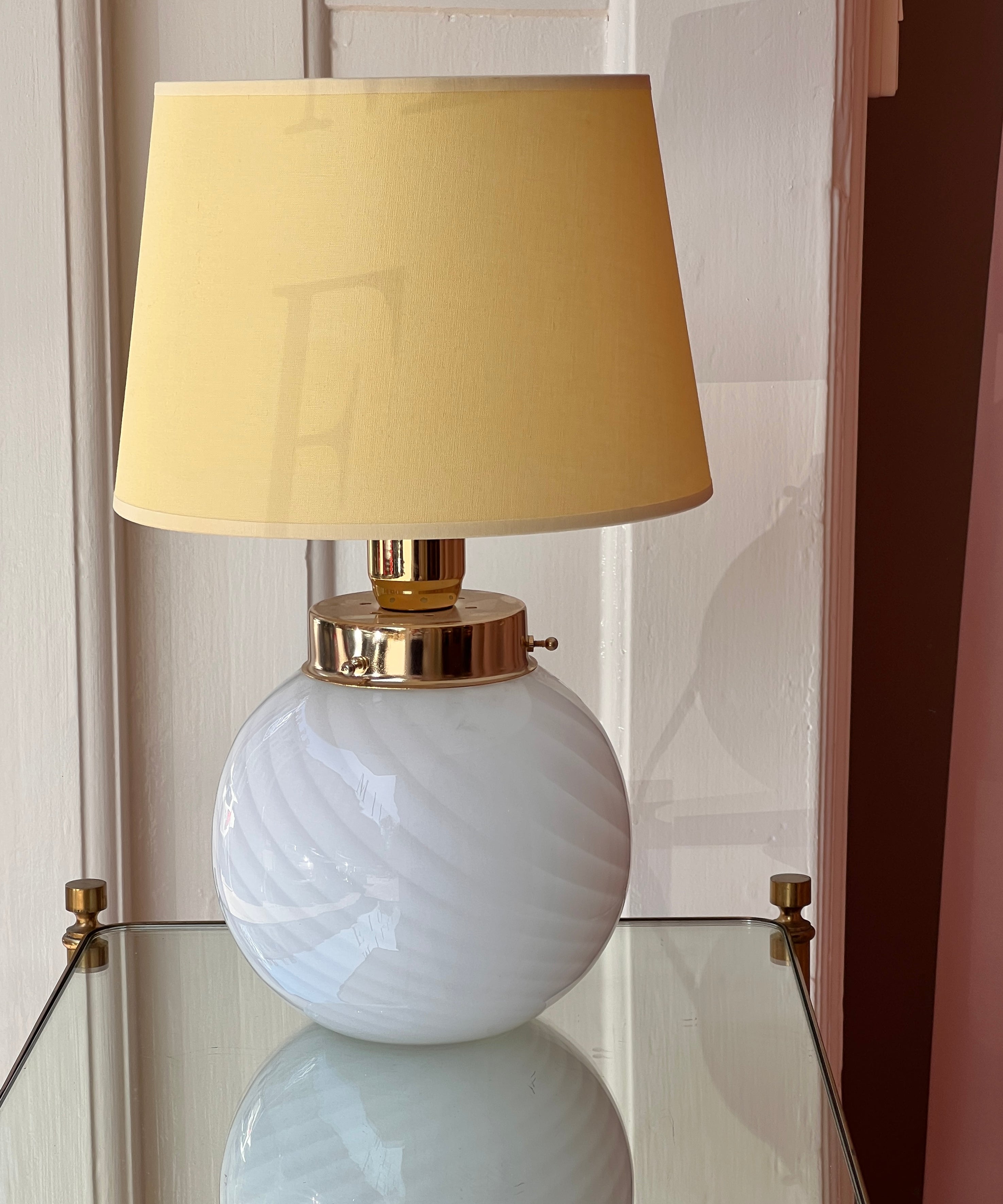 Vintage white swirl Murano table lamp (with shade)