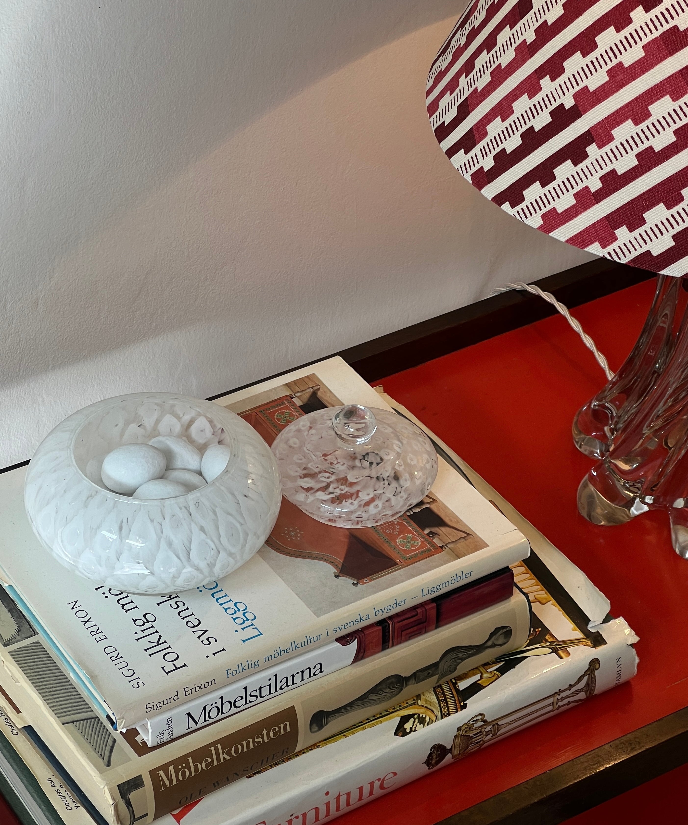 Vintage Murano white/clear bonbonniere