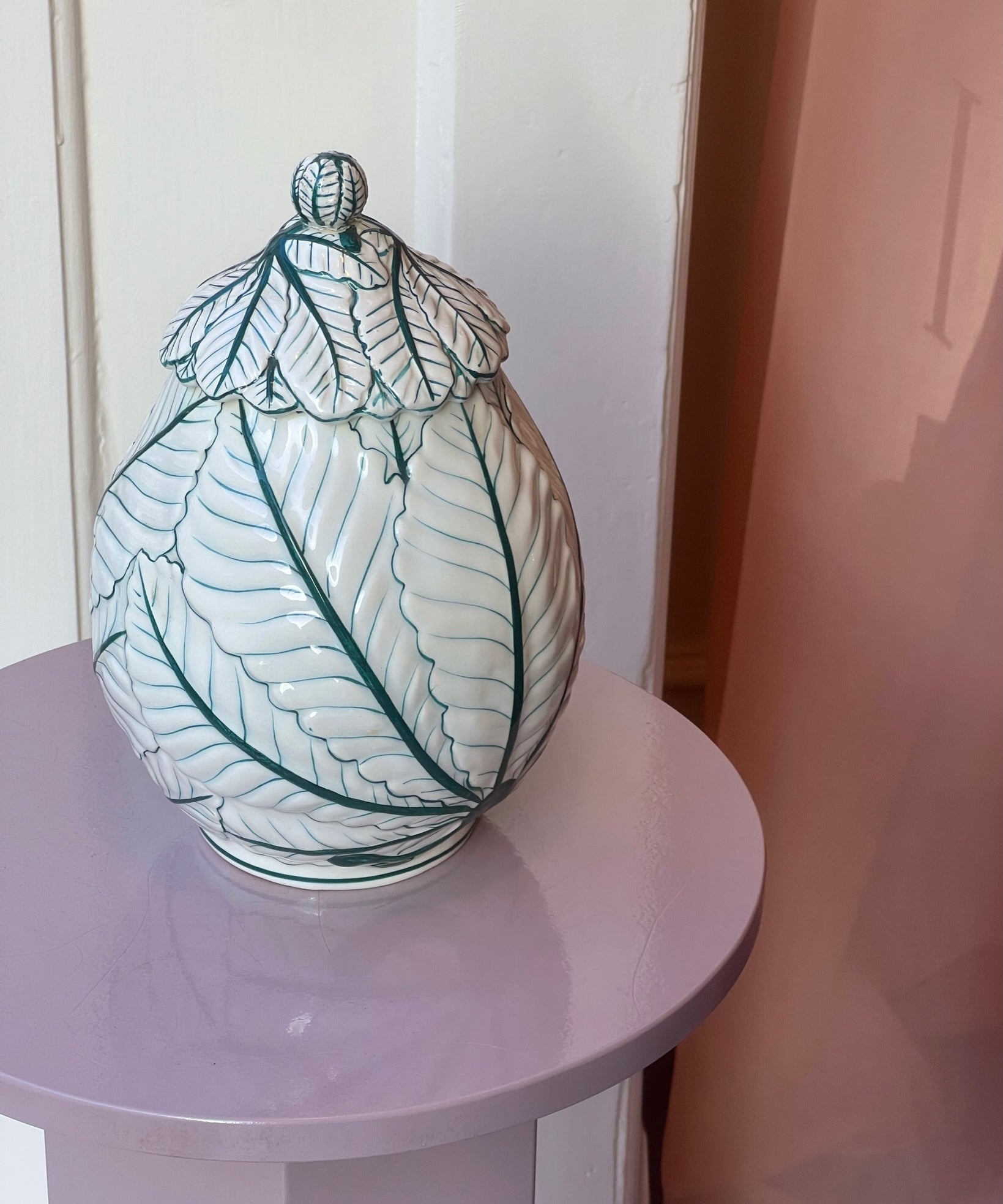 Vintage ceramic leaf bonbonniere