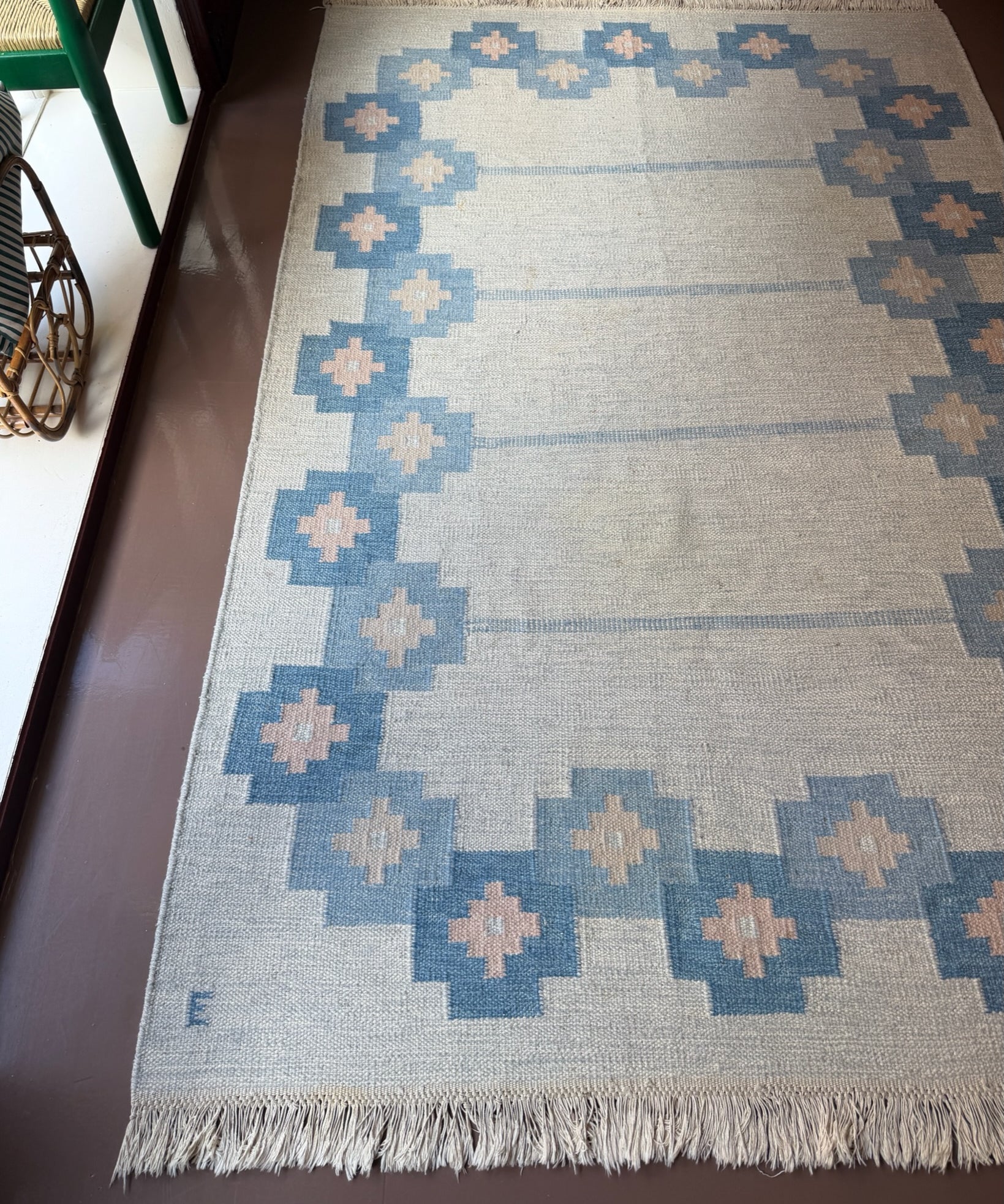 Vintage beige/blue flat weave rug