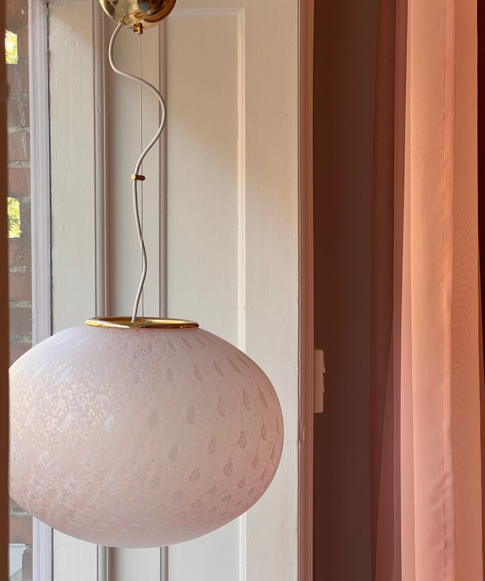 Large vintage oval light pink Murano ceiling lamp (D45)