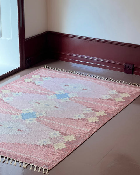 Vintage pink flat weave rug by Ingegerd Silow (IS)