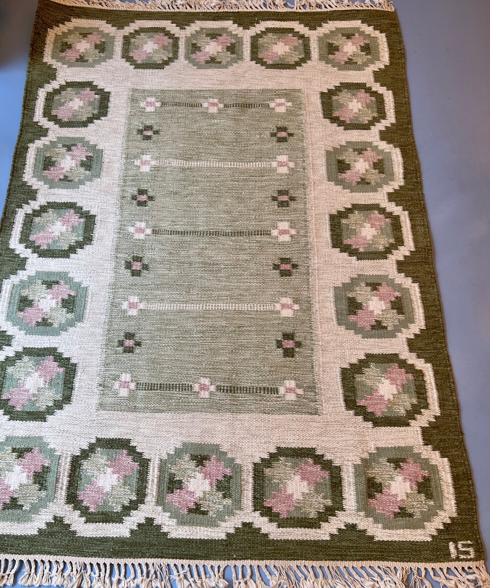 Vintage green/pink/ivory flat weave rug by Ingegerd Silow (IS)