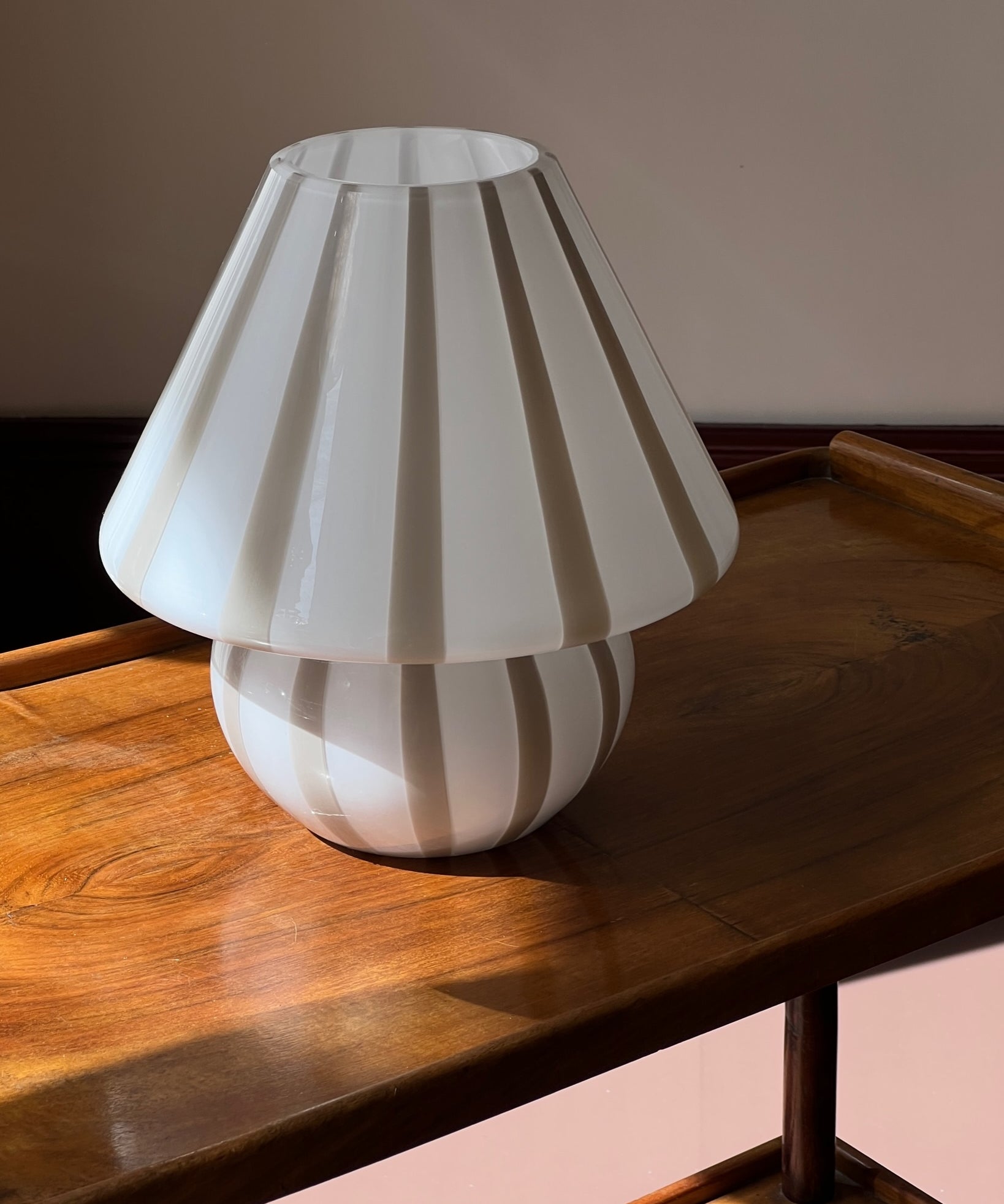 Mushroom table lamp - Grey vertical stripes