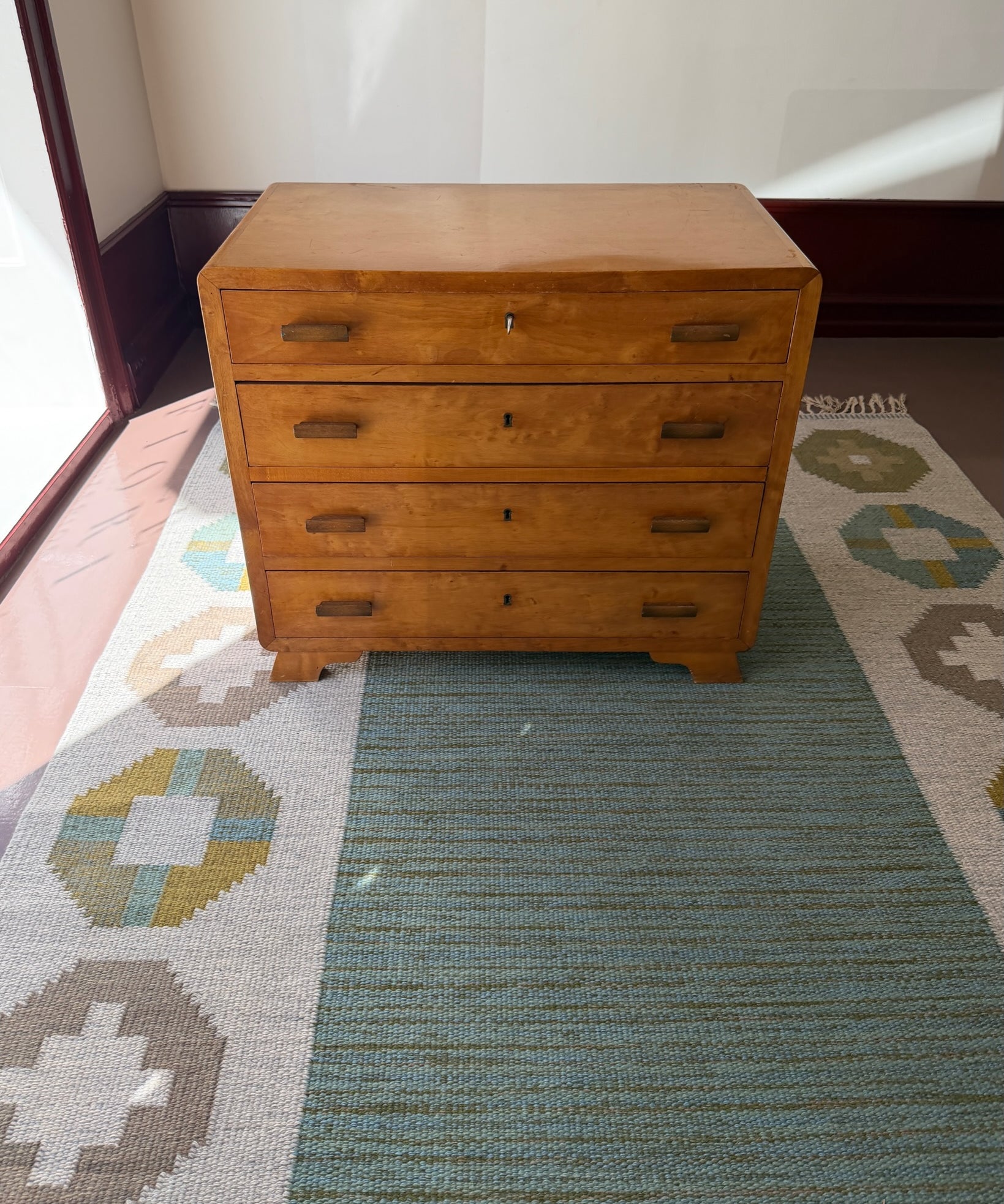Vintage wooden chest of drawers