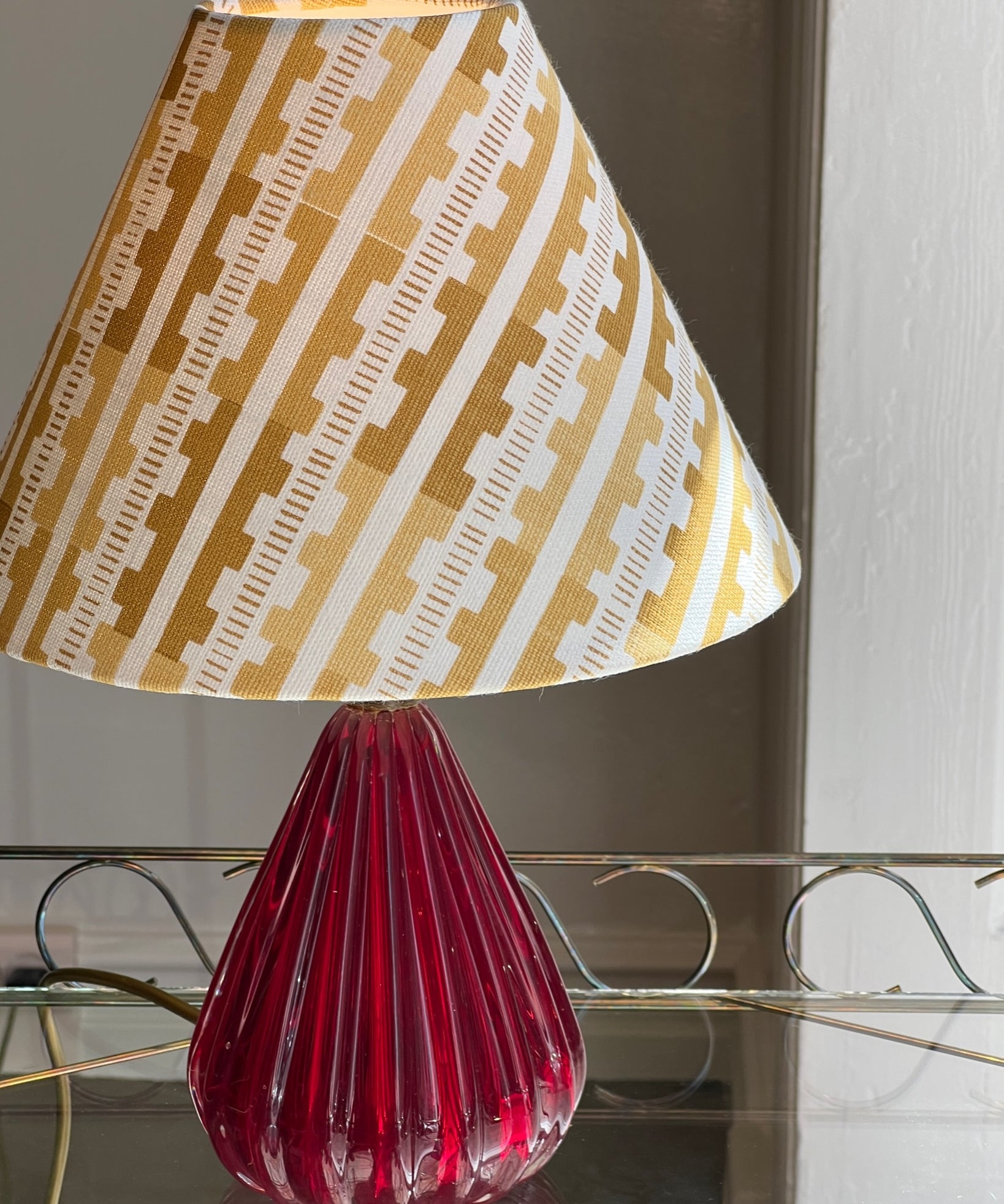 Vintage cherry red Murano table lamp (incl. lampshade)